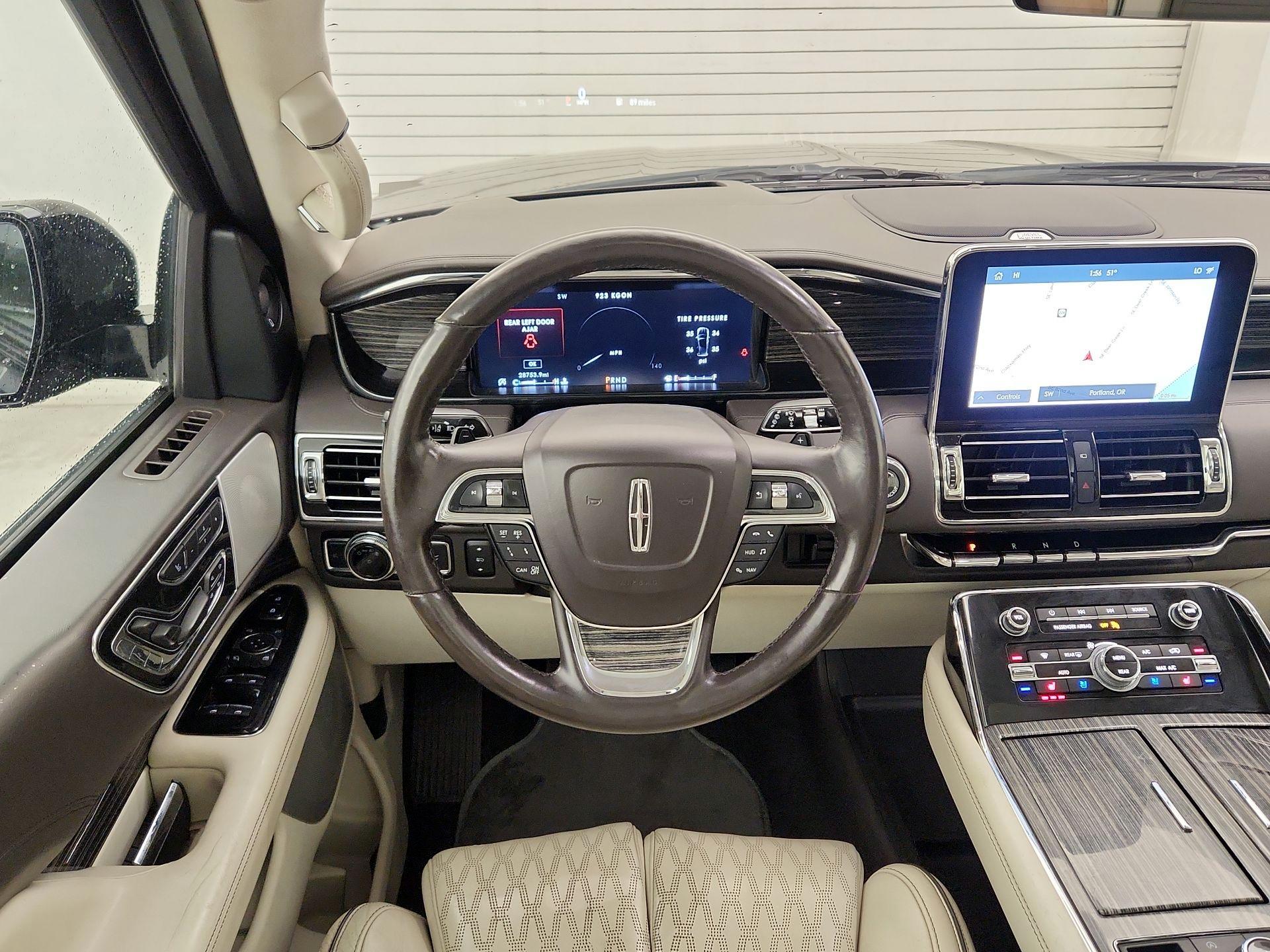 Thumbnail: 2020 Lincoln Navigator - 10