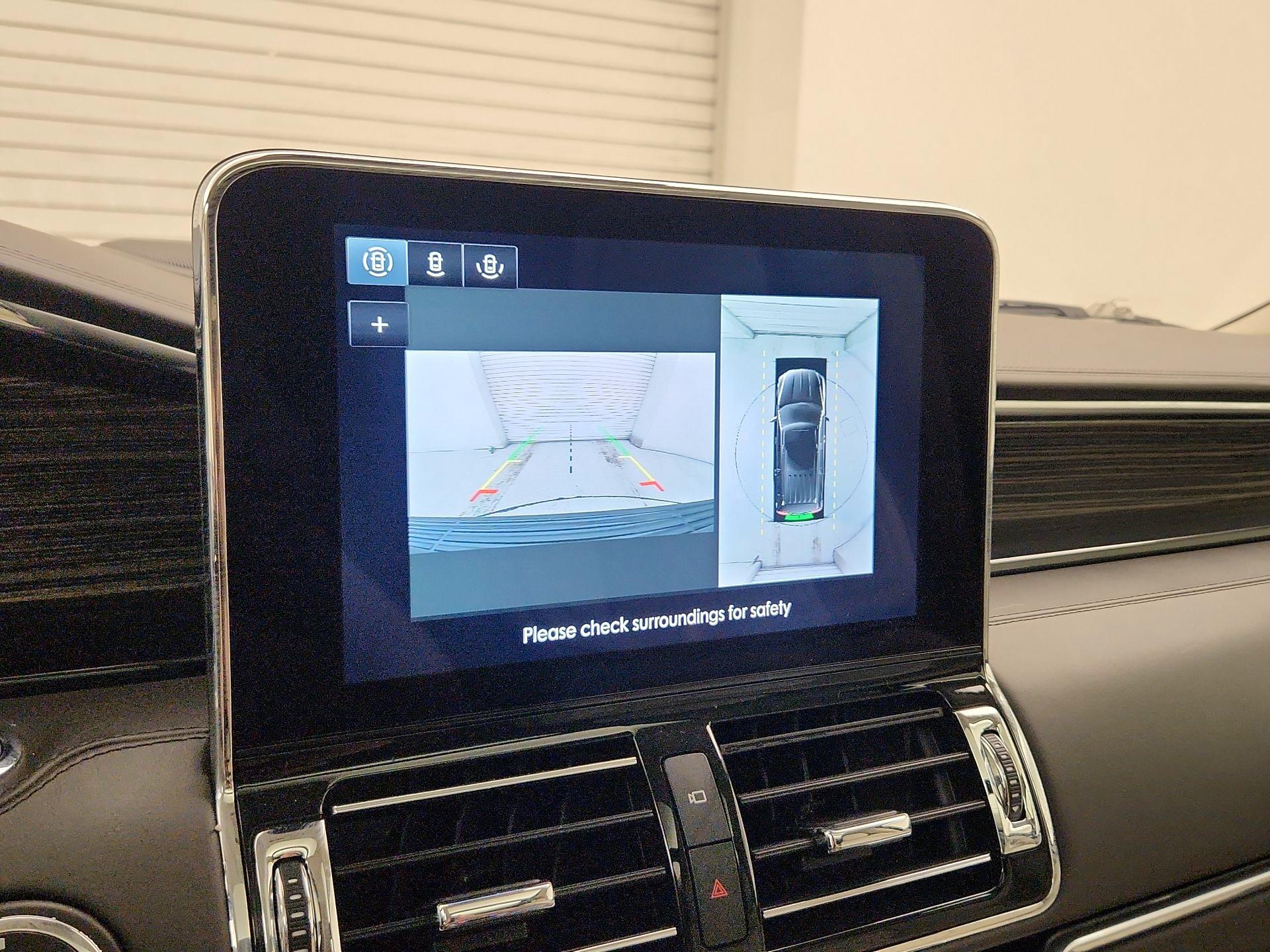 Thumbnail: 2020 Lincoln Navigator - 15