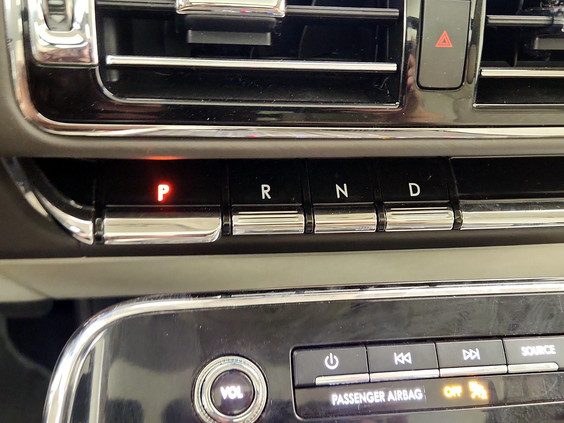 Thumbnail: 2020 Lincoln Navigator - 18