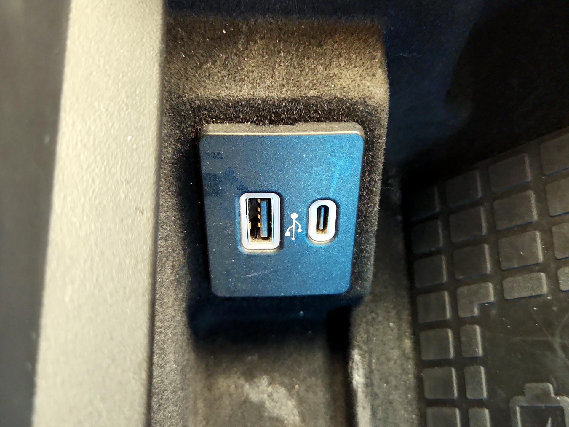 Thumbnail: 2020 Lincoln Navigator - 19