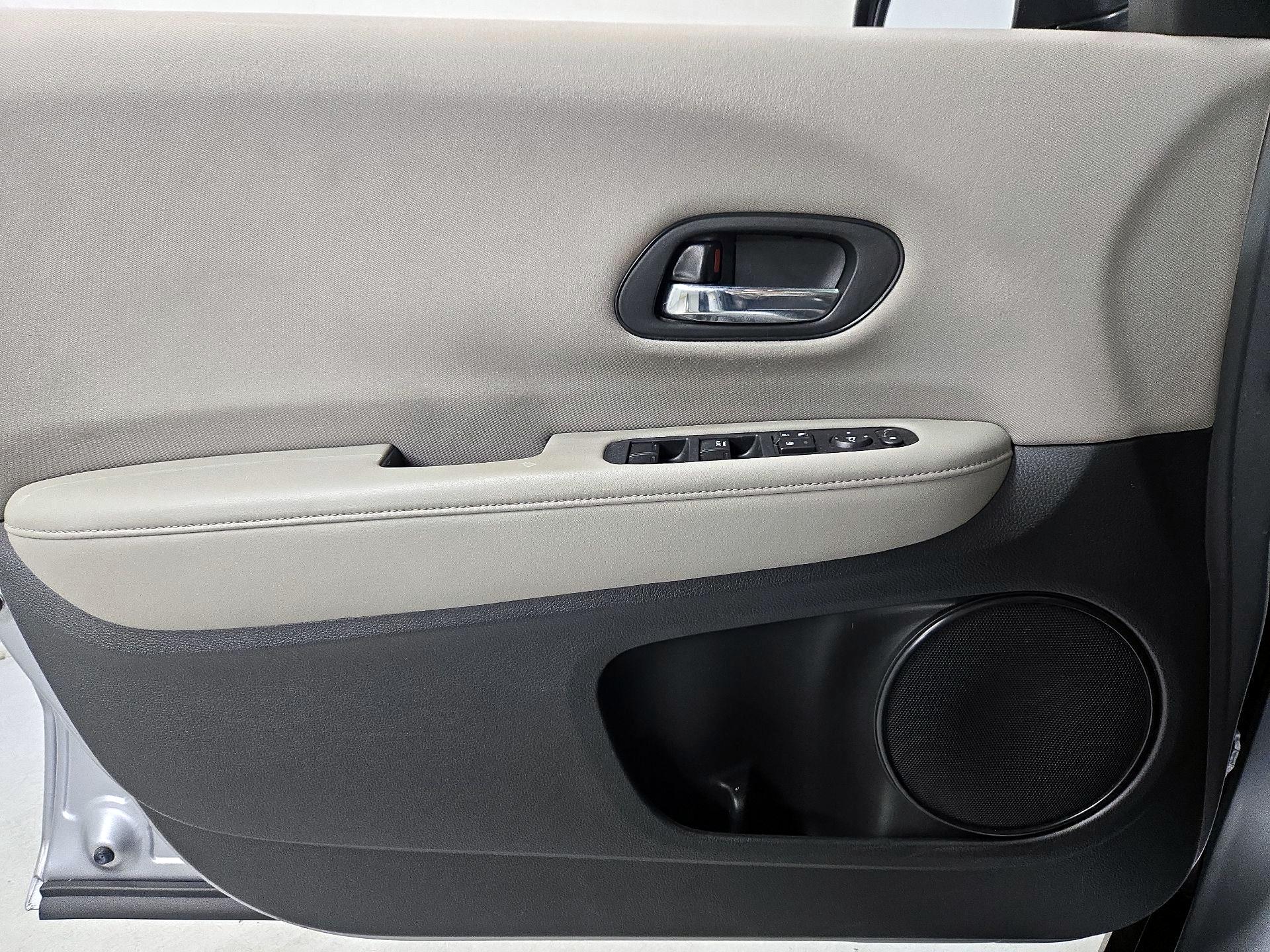 Thumbnail: 2018 Honda HR-V - 12