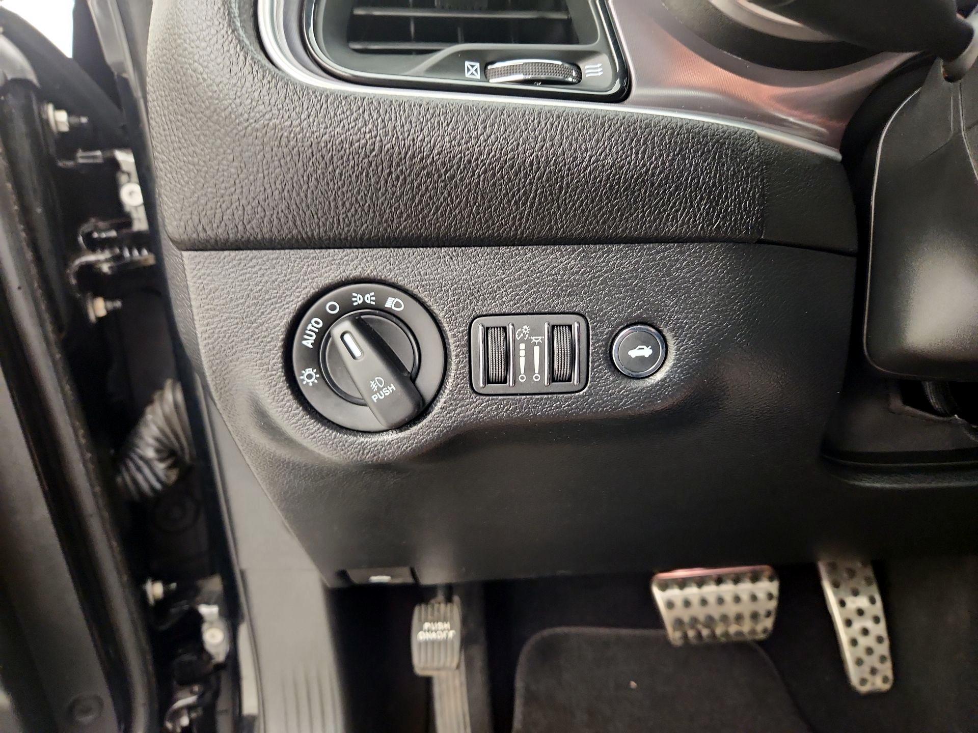 Thumbnail: 2019 Dodge Challenger - 13