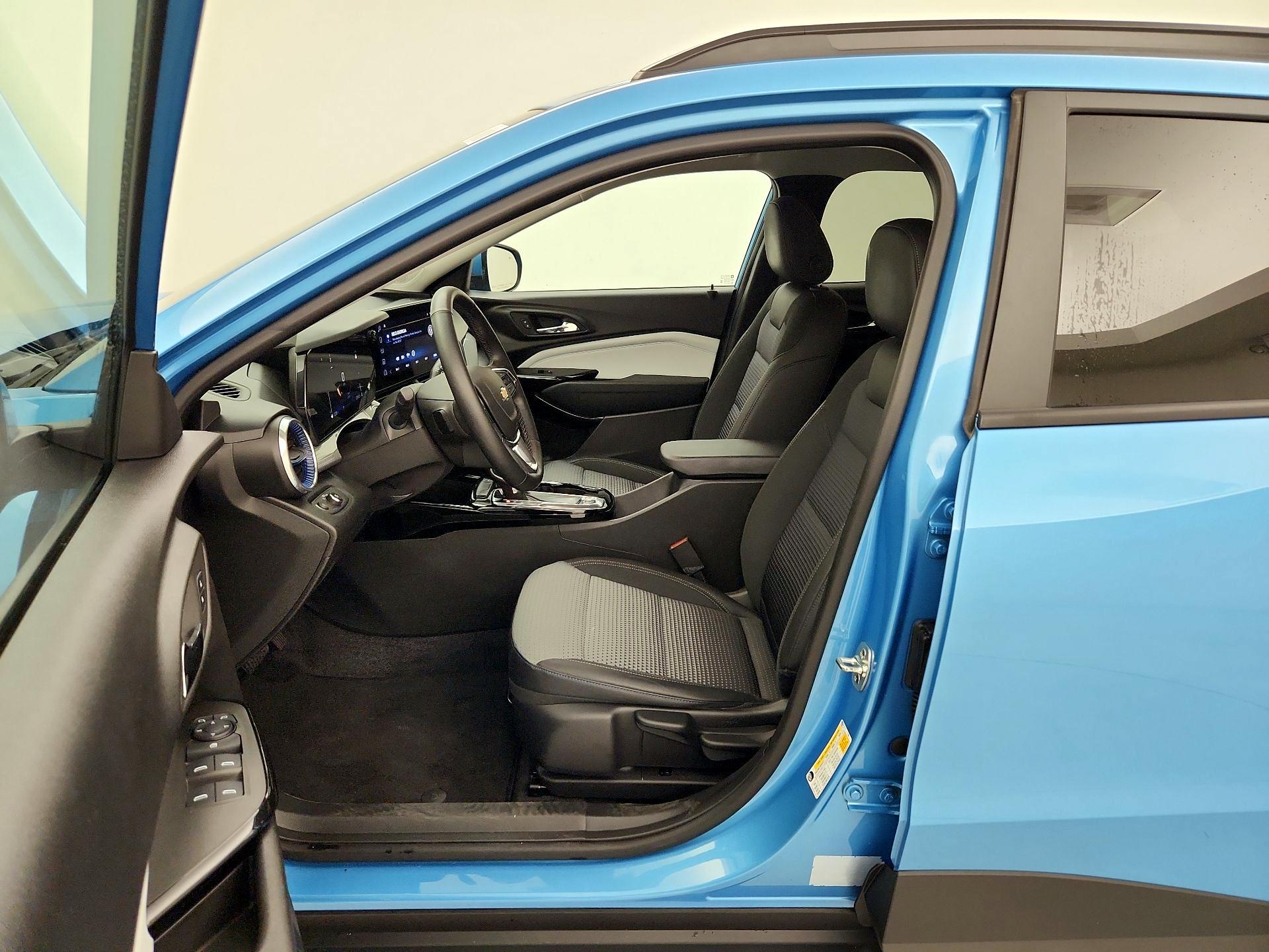 Thumbnail: 2025 Chevrolet Trax - 11