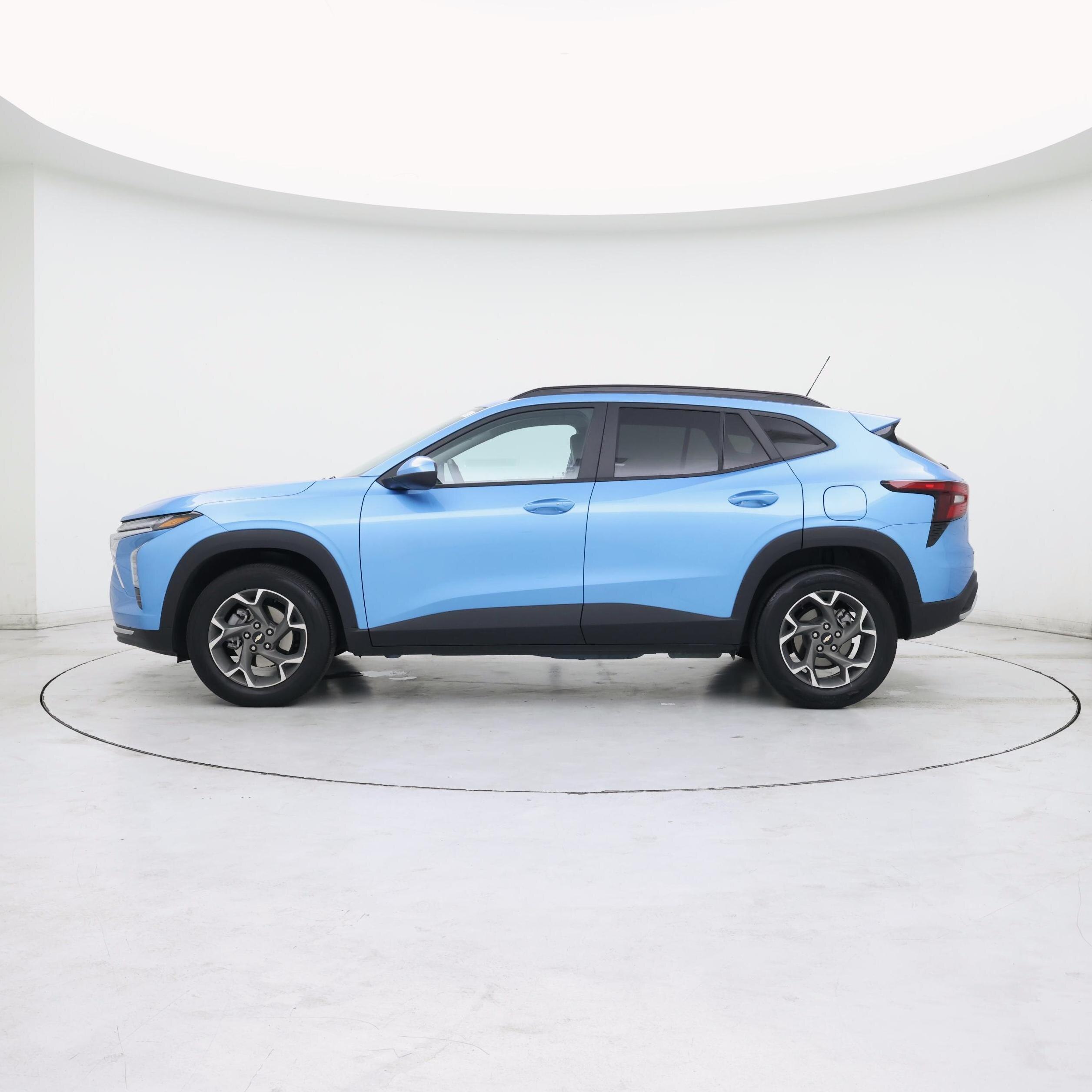 Thumbnail: 2025 Chevrolet Trax - 3