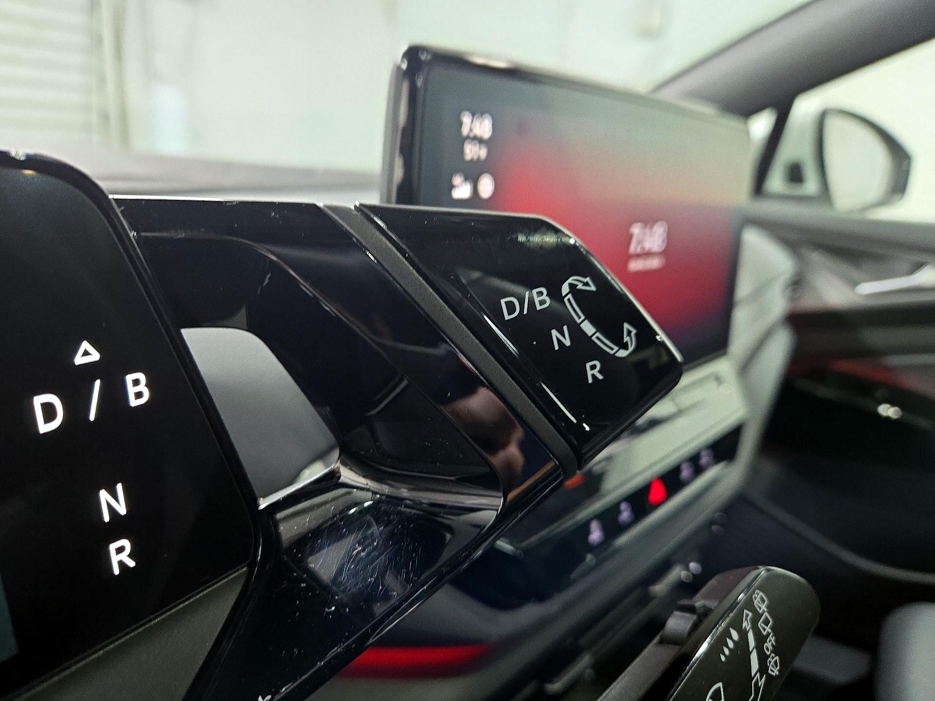 Thumbnail: 2023 Volkswagen ID.4 - 18