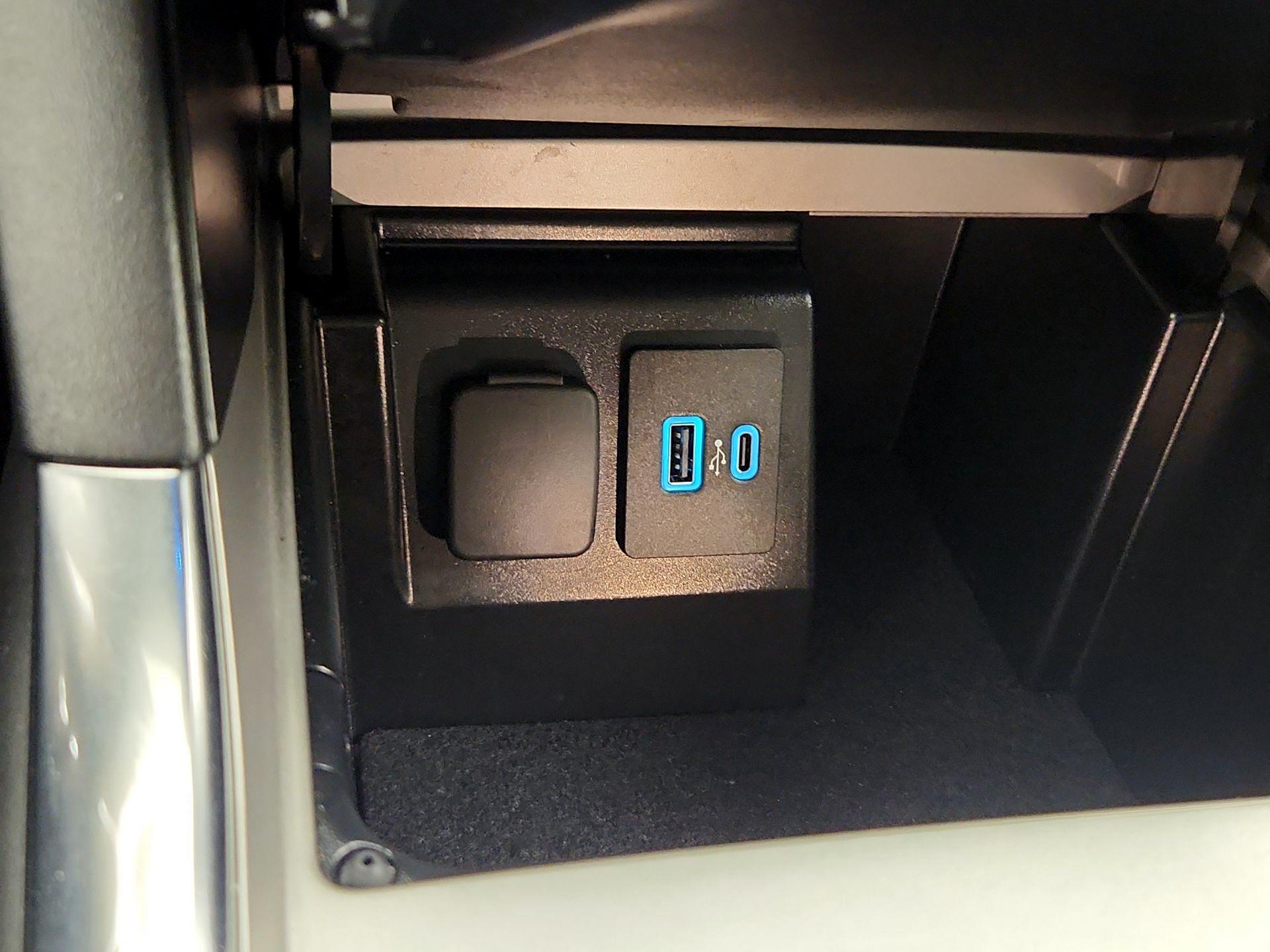 Thumbnail: 2023 Ford Explorer - 19