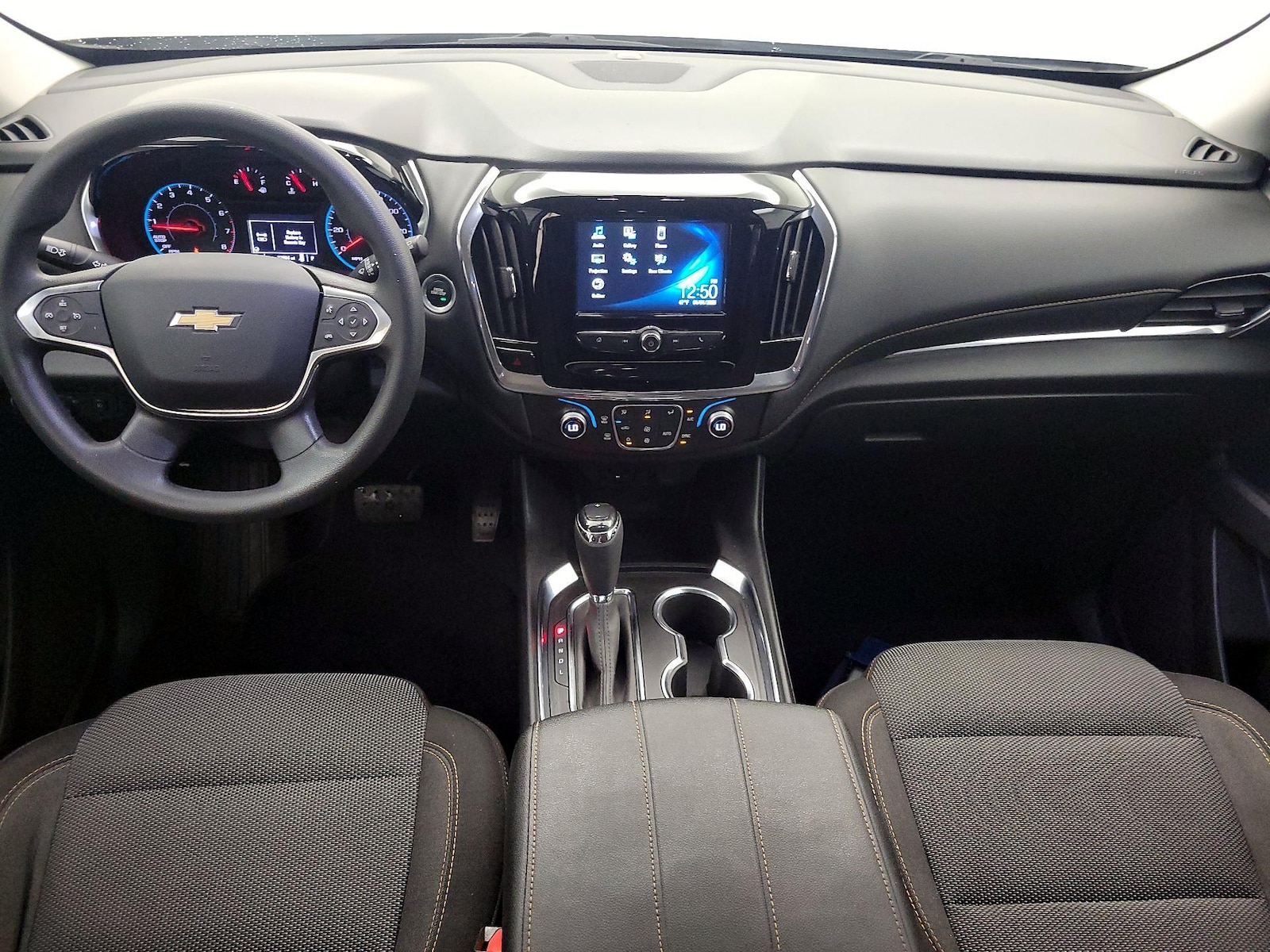 2018 Chevrolet Traverse LS - Photo 10