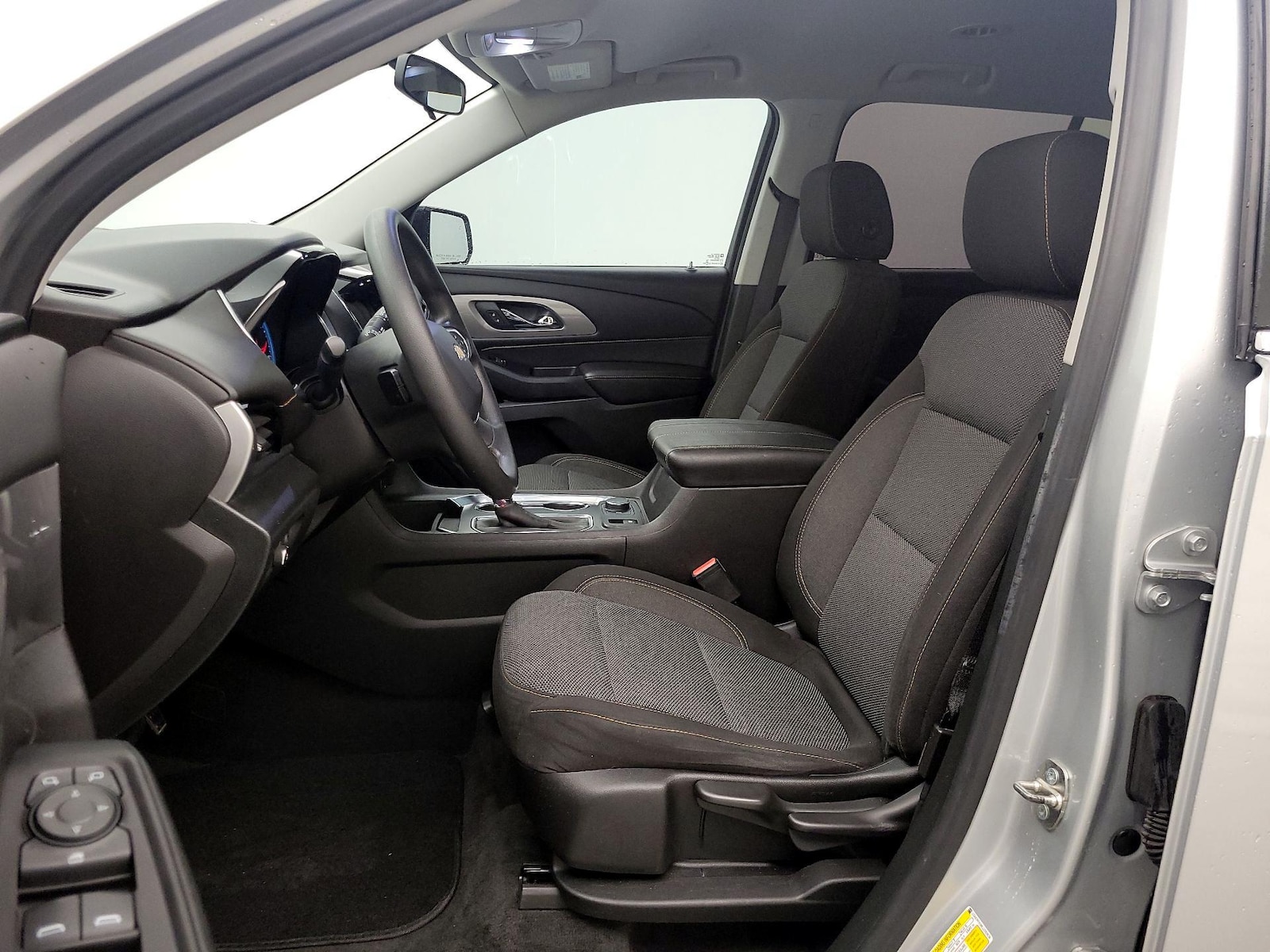 2018 Chevrolet Traverse LS - Photo 12