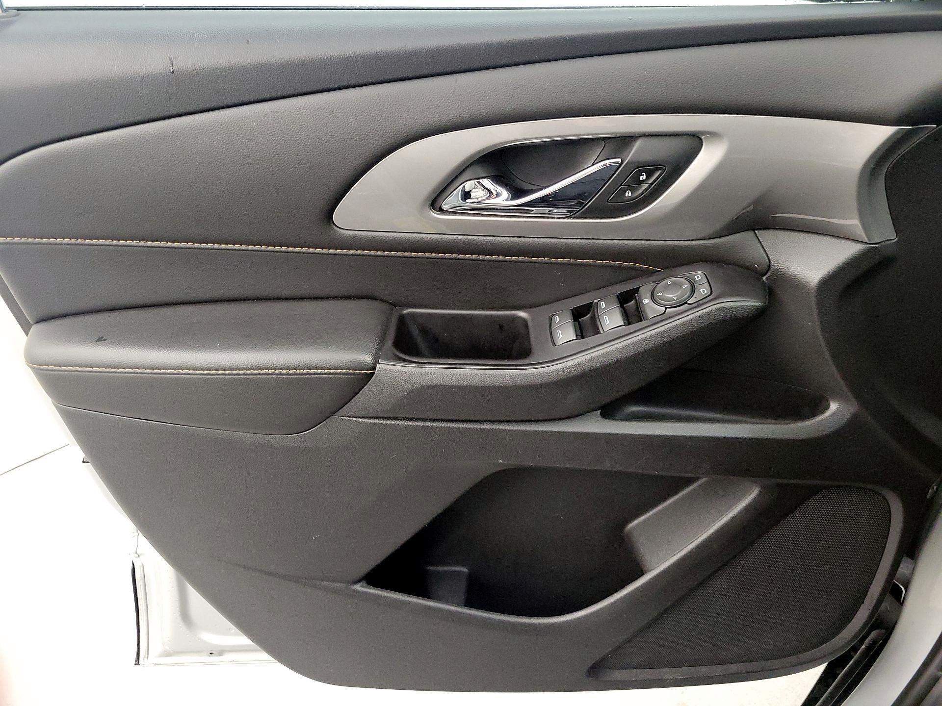 Thumbnail: 2018 Chevrolet Traverse - 12