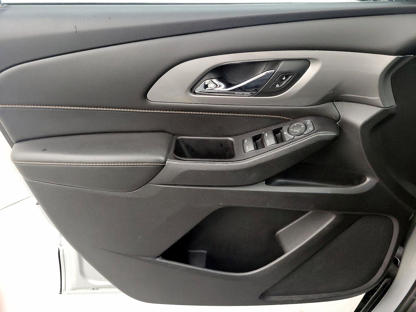 2018 Chevrolet Traverse LS - Photo 13