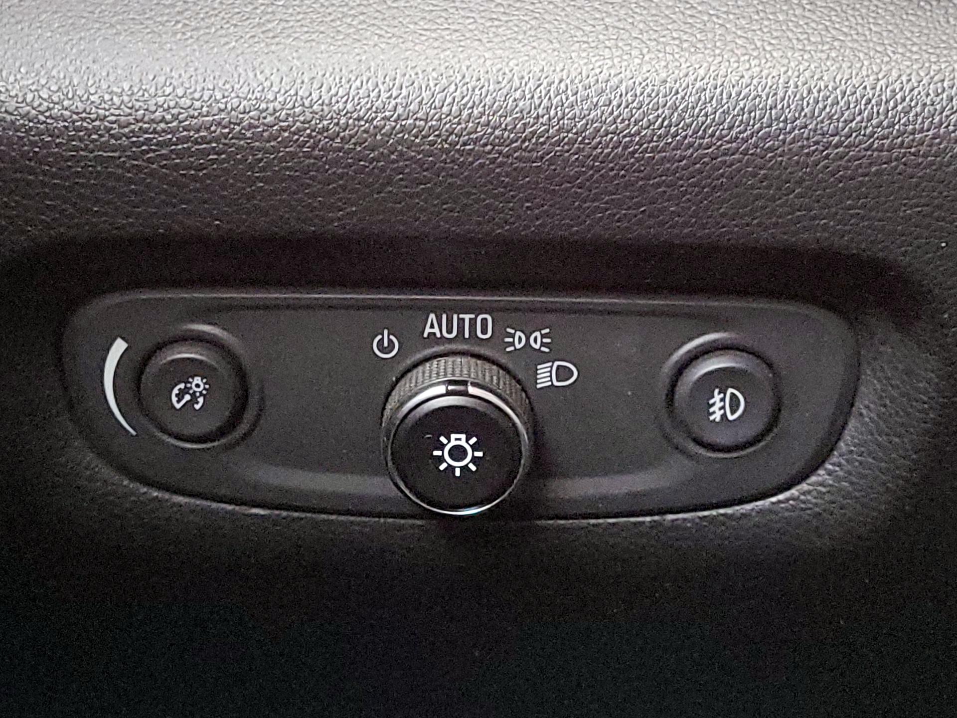 Thumbnail: 2018 Chevrolet Traverse - 13