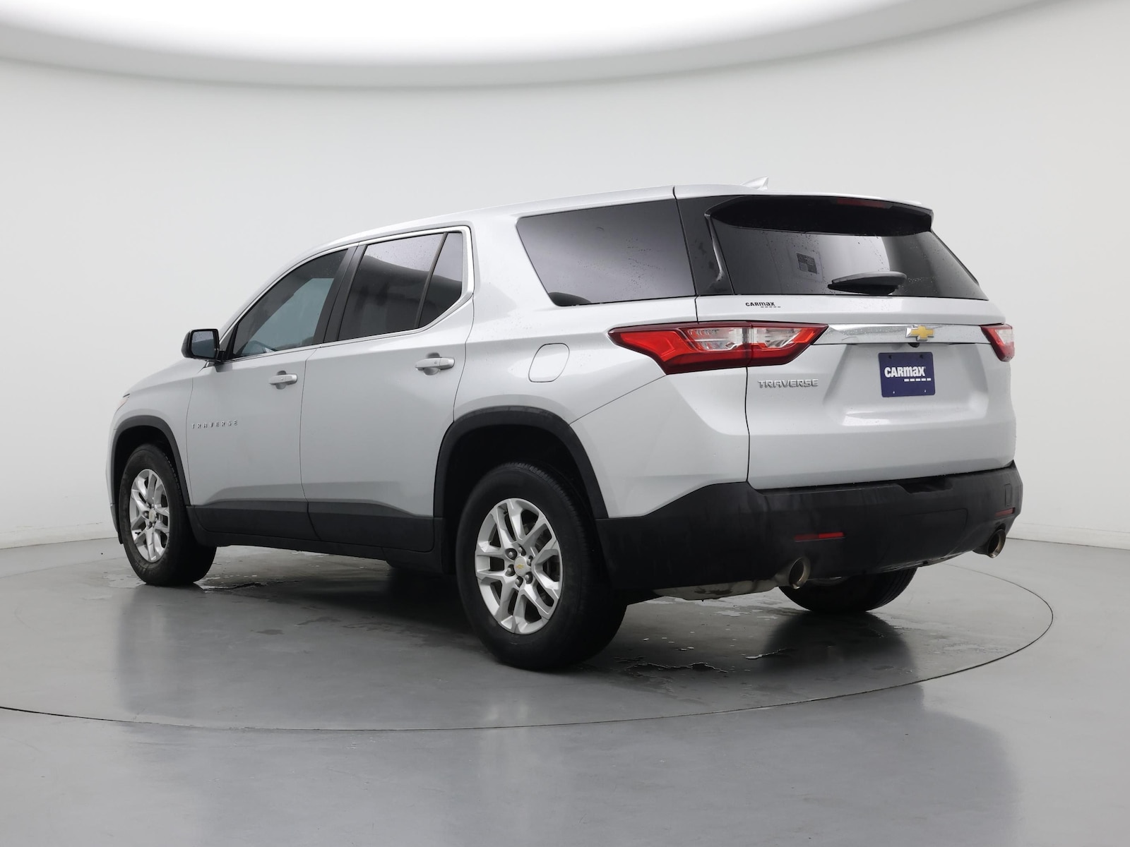 2018 Chevrolet Traverse LS - Photo 3