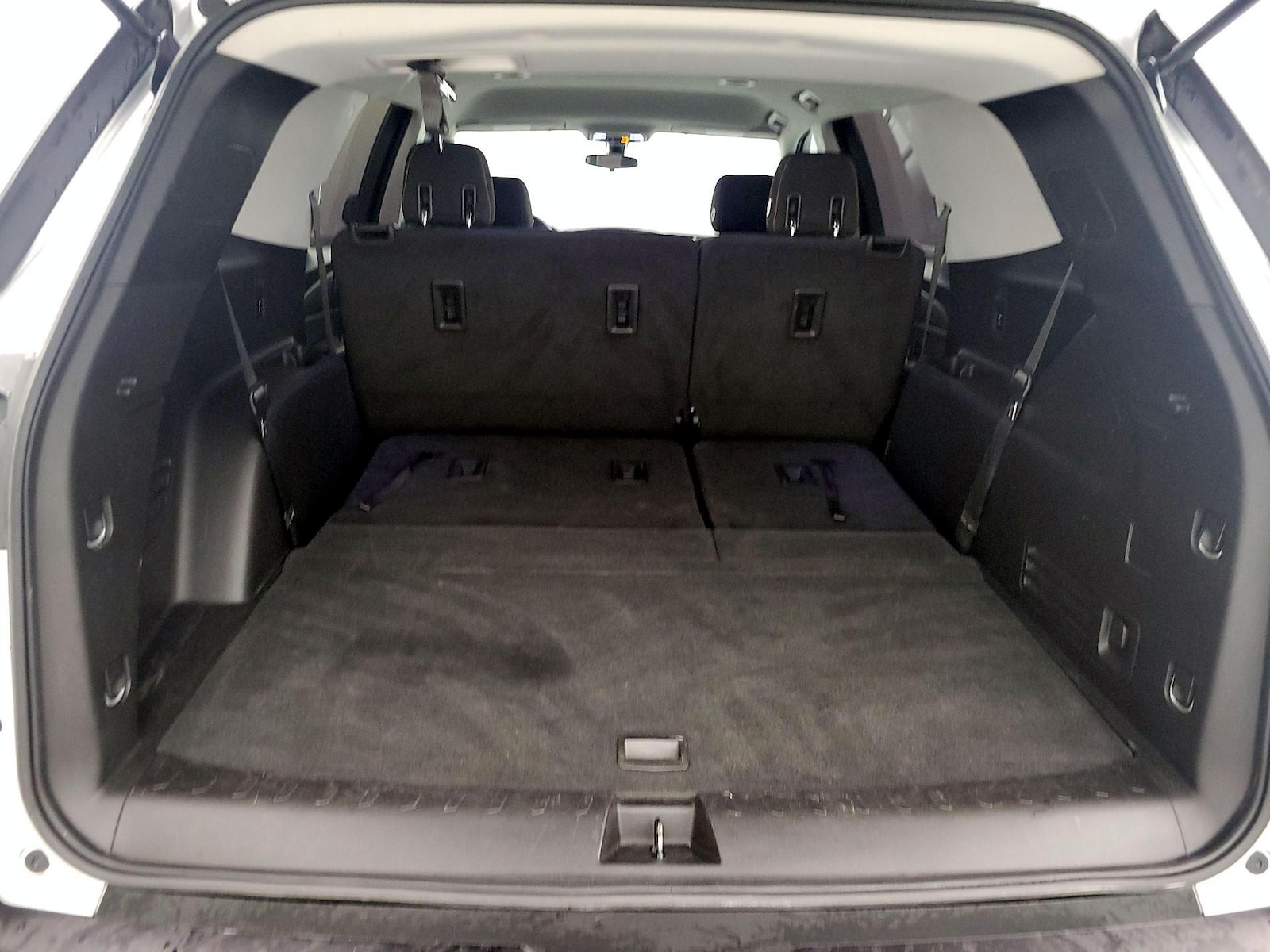 2018 Chevrolet Traverse LS - Photo 23