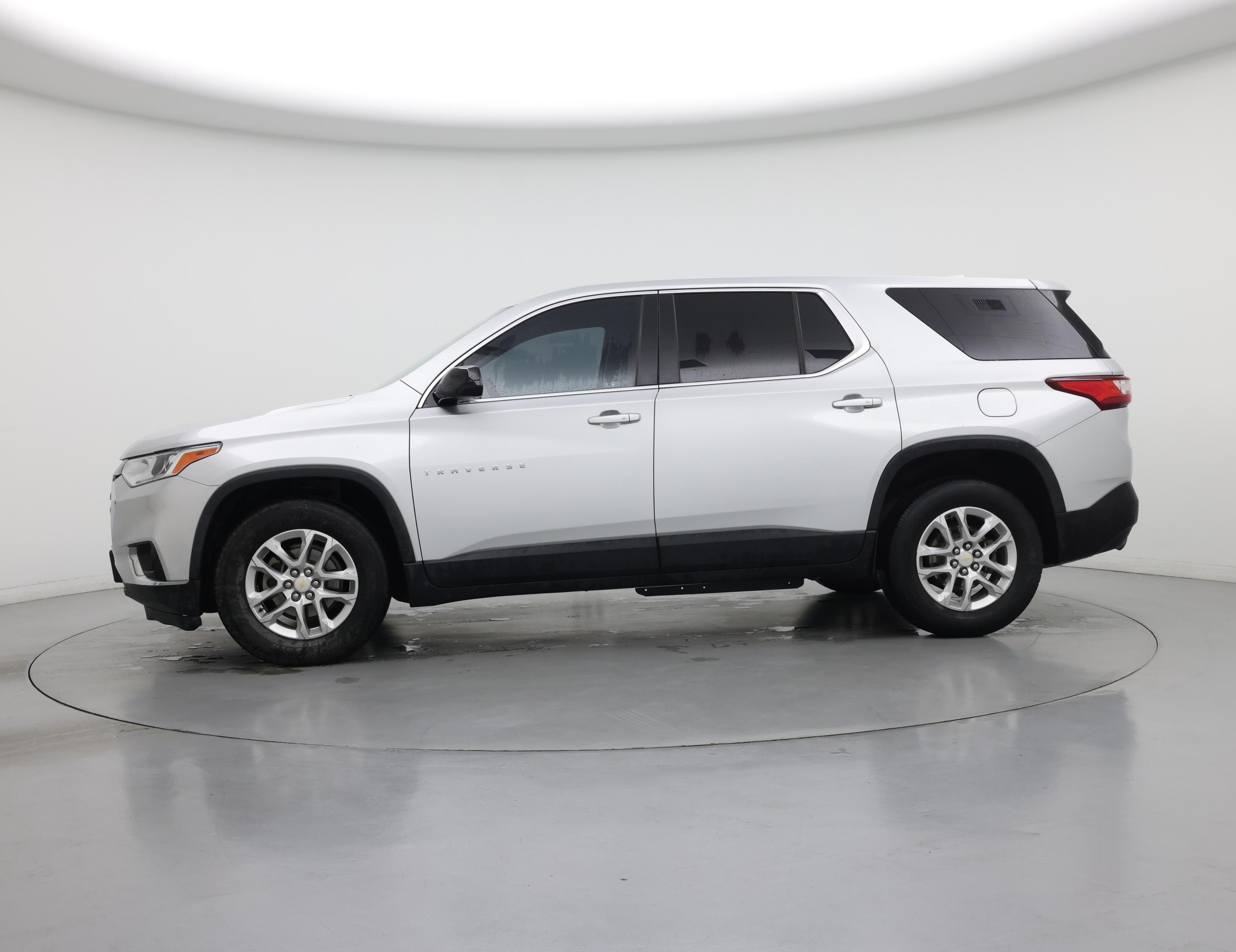 Thumbnail: 2018 Chevrolet Traverse - 3