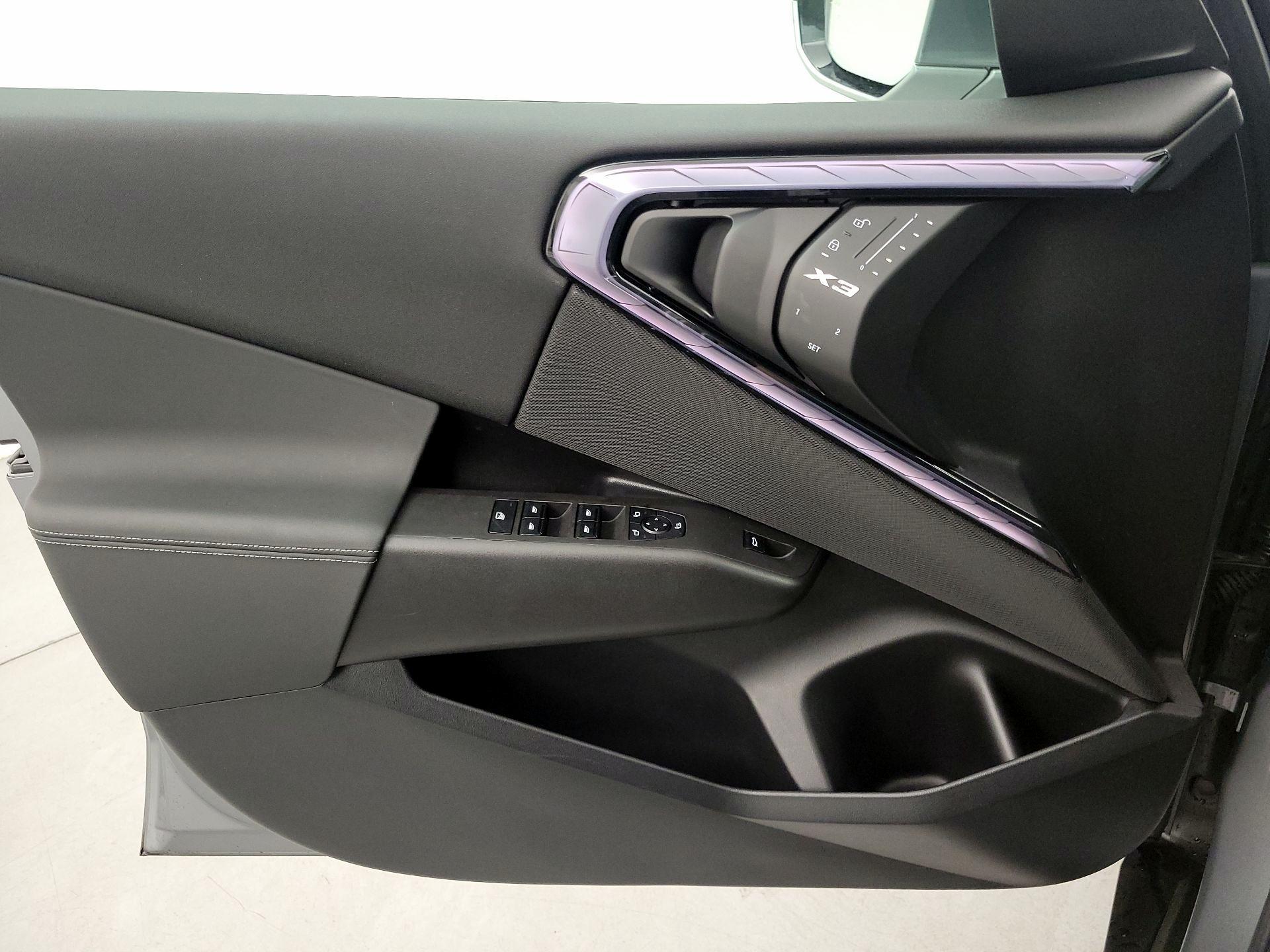 Thumbnail: 2025 BMW X3 - 12