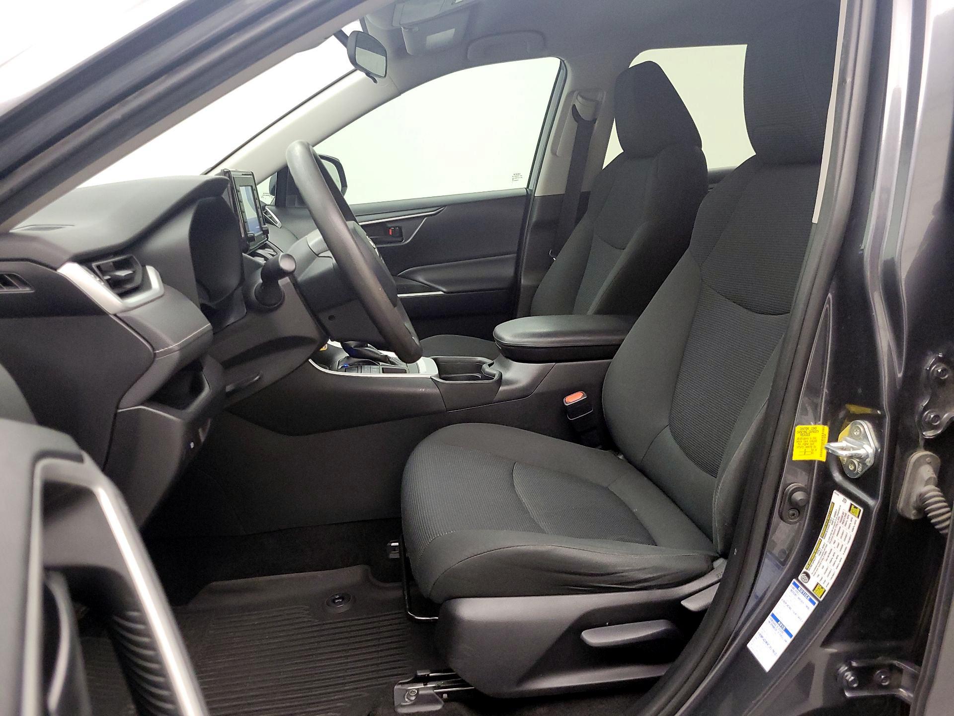 Thumbnail: 2020 Toyota RAV4 - 11