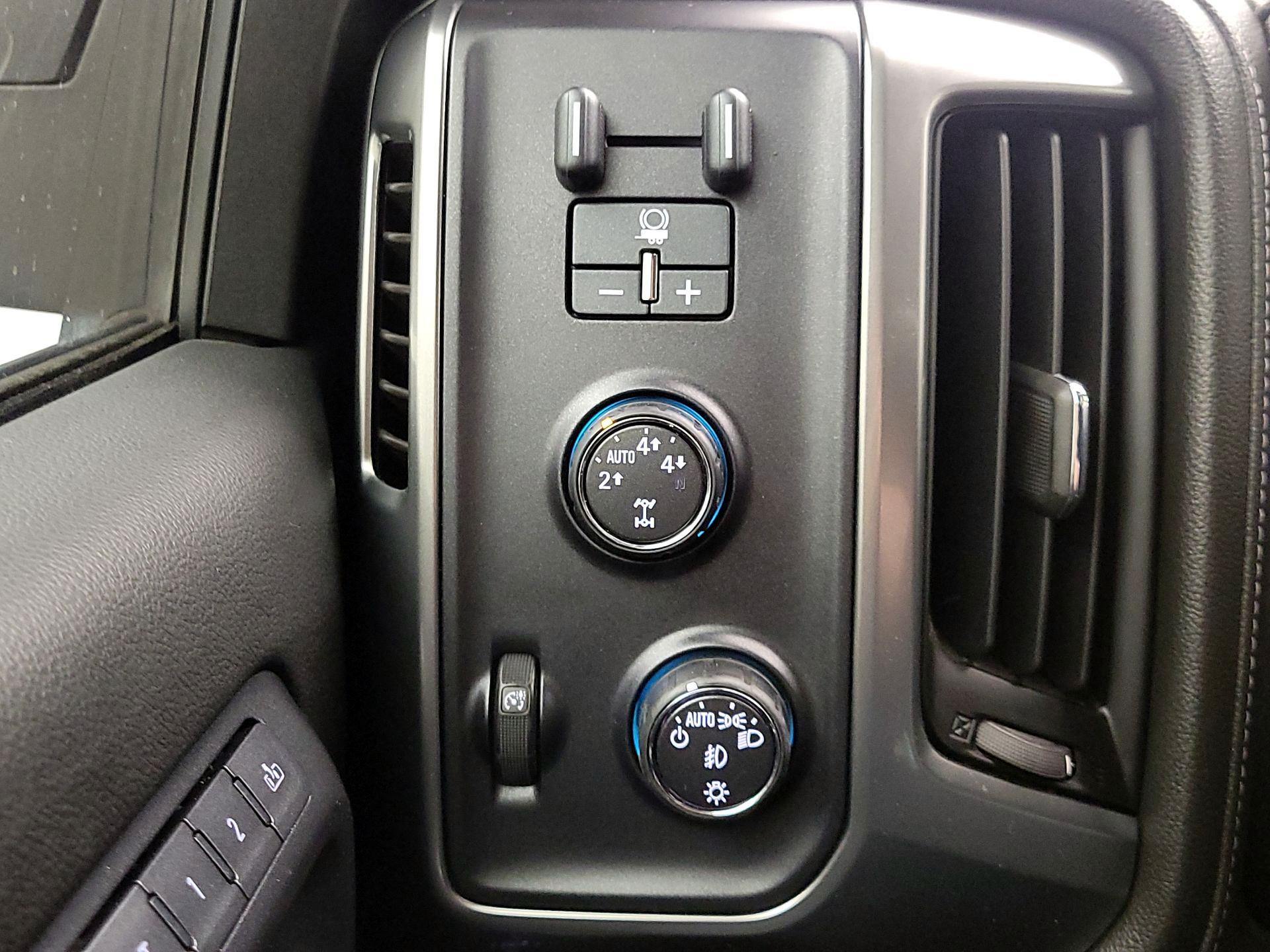 Thumbnail: 2015 Chevrolet Silverado 1500 - 13