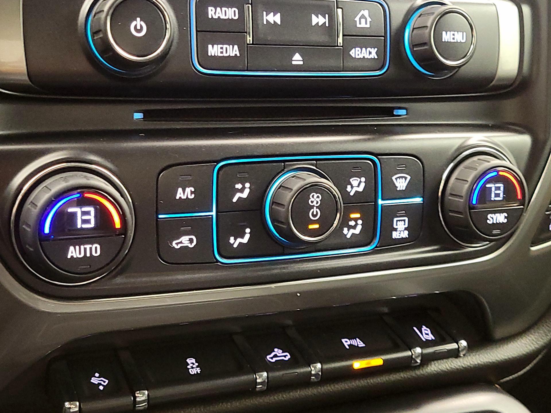 Thumbnail: 2015 Chevrolet Silverado 1500 - 17