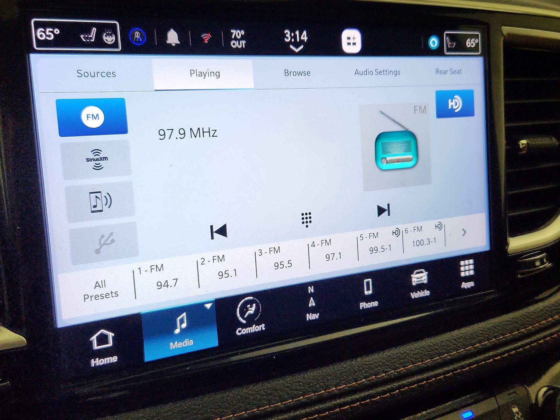 Thumbnail: 2023 Chrysler Pacifica - 16