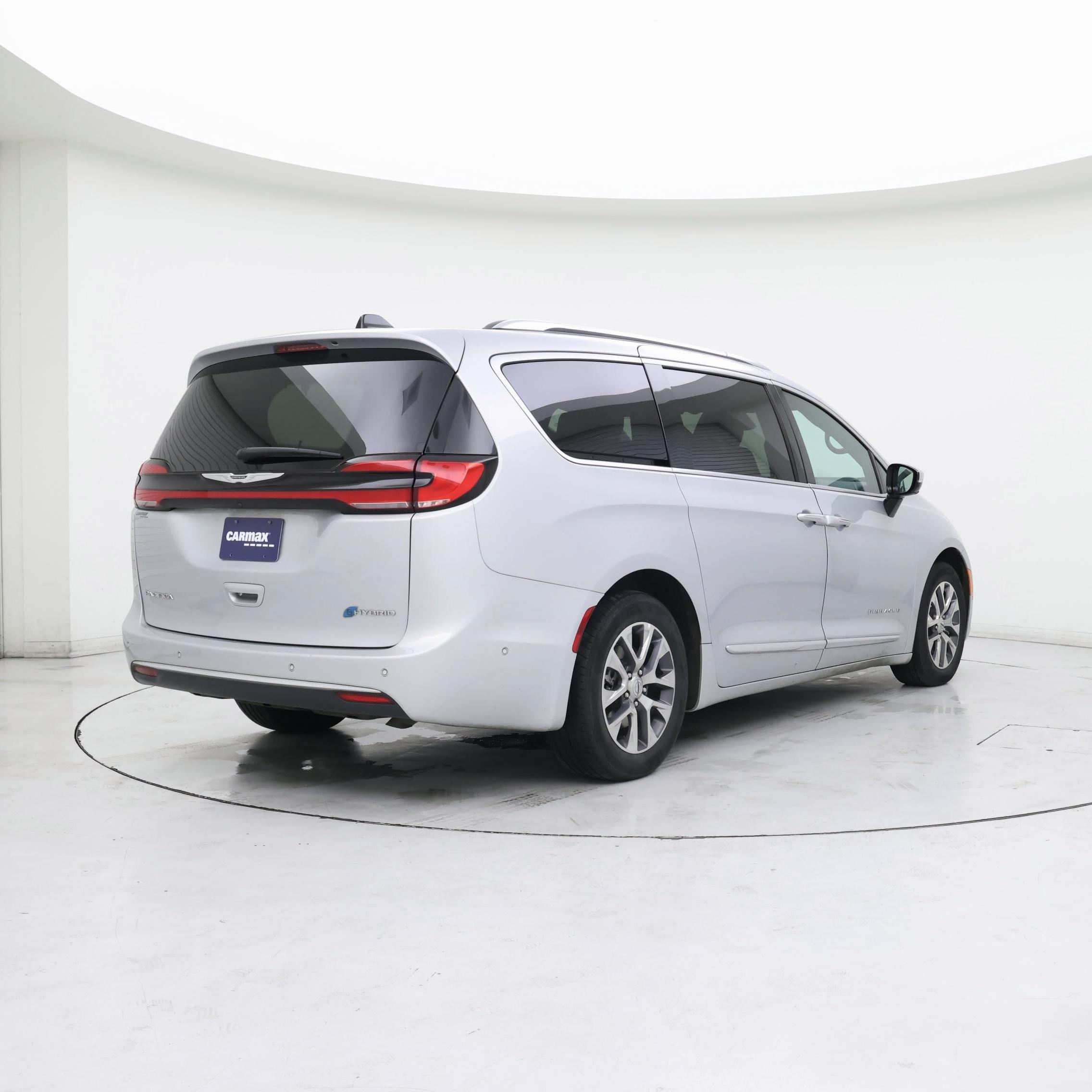 Thumbnail: 2023 Chrysler Pacifica - 8