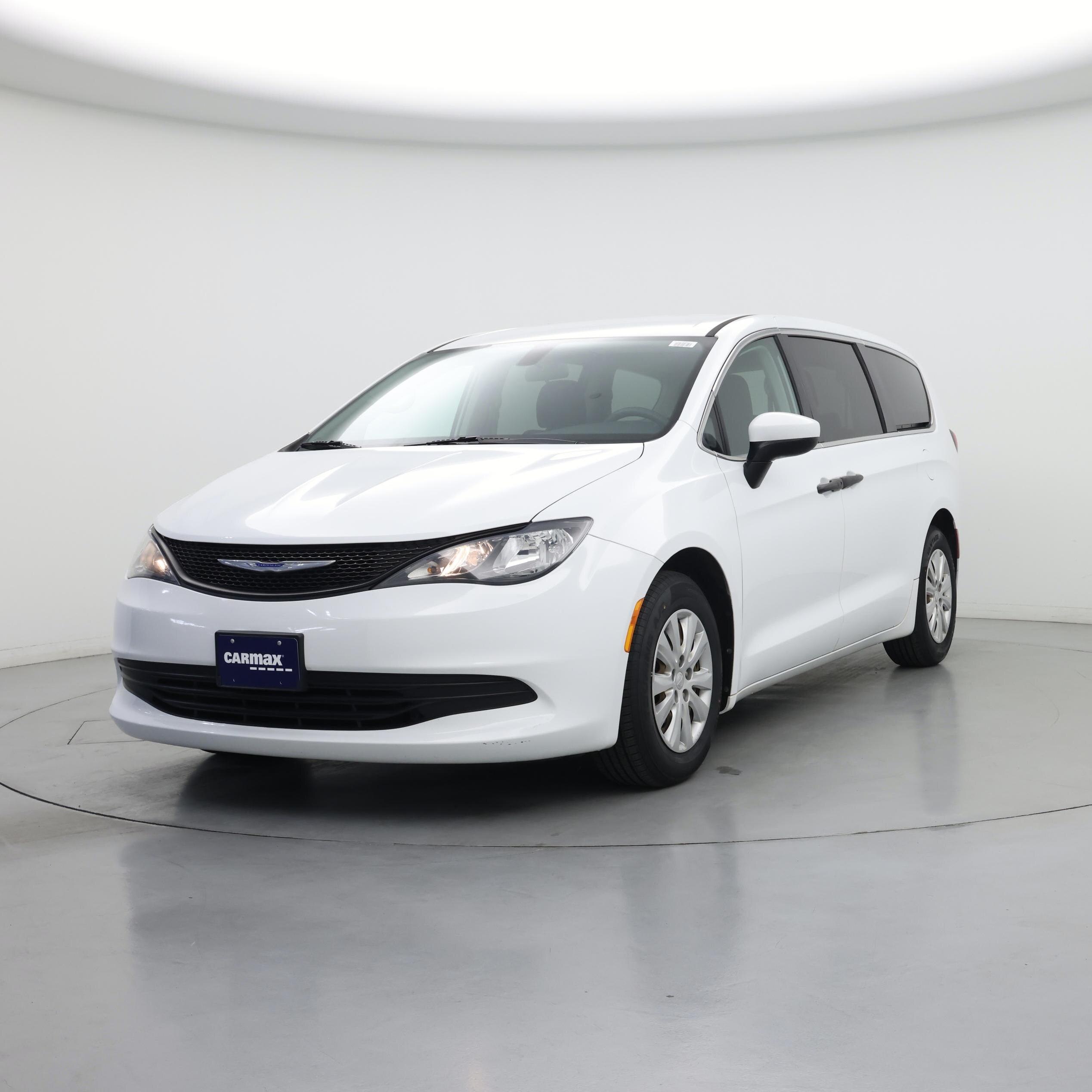 Thumbnail: 2018 Chrysler Pacifica - 4