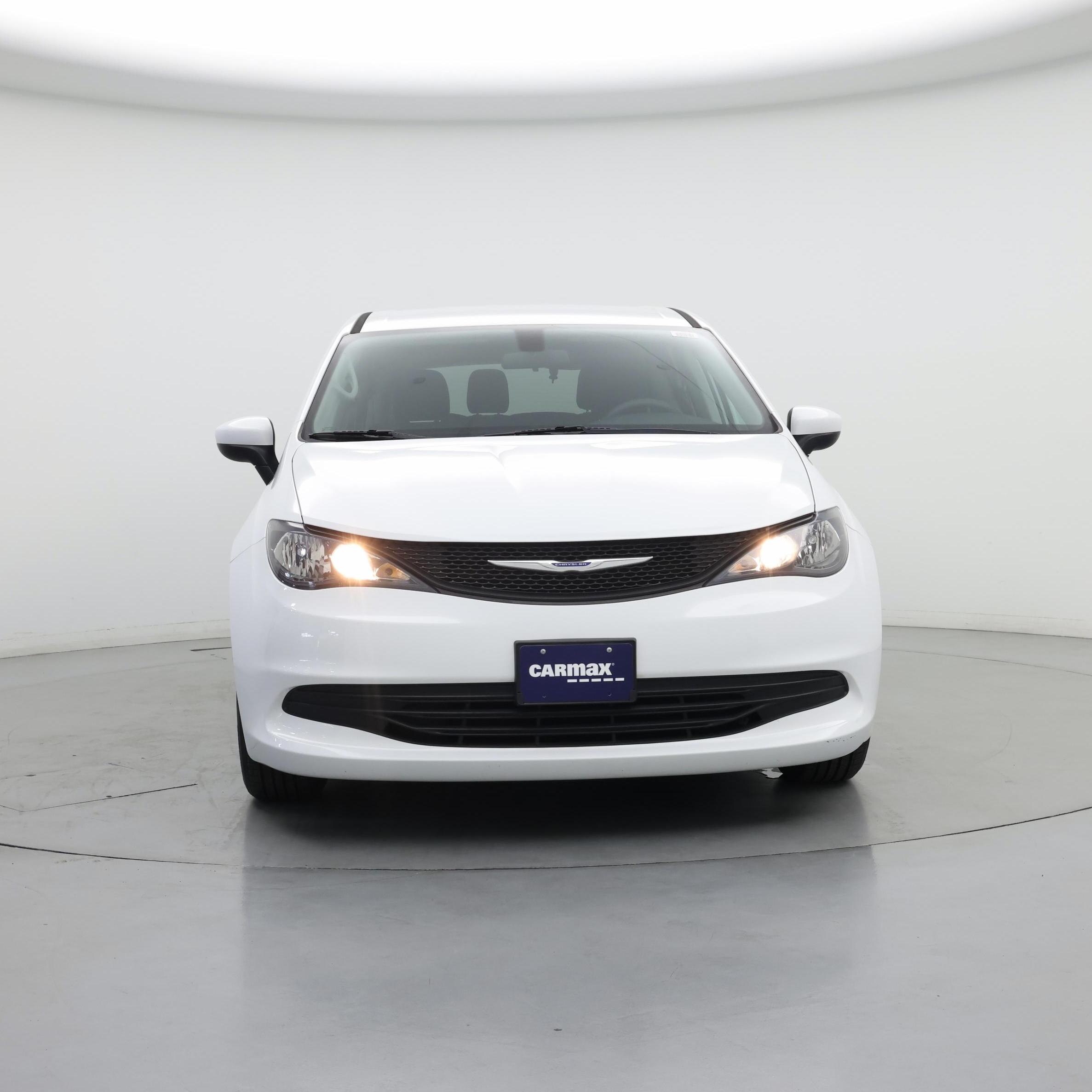 Thumbnail: 2018 Chrysler Pacifica - 5