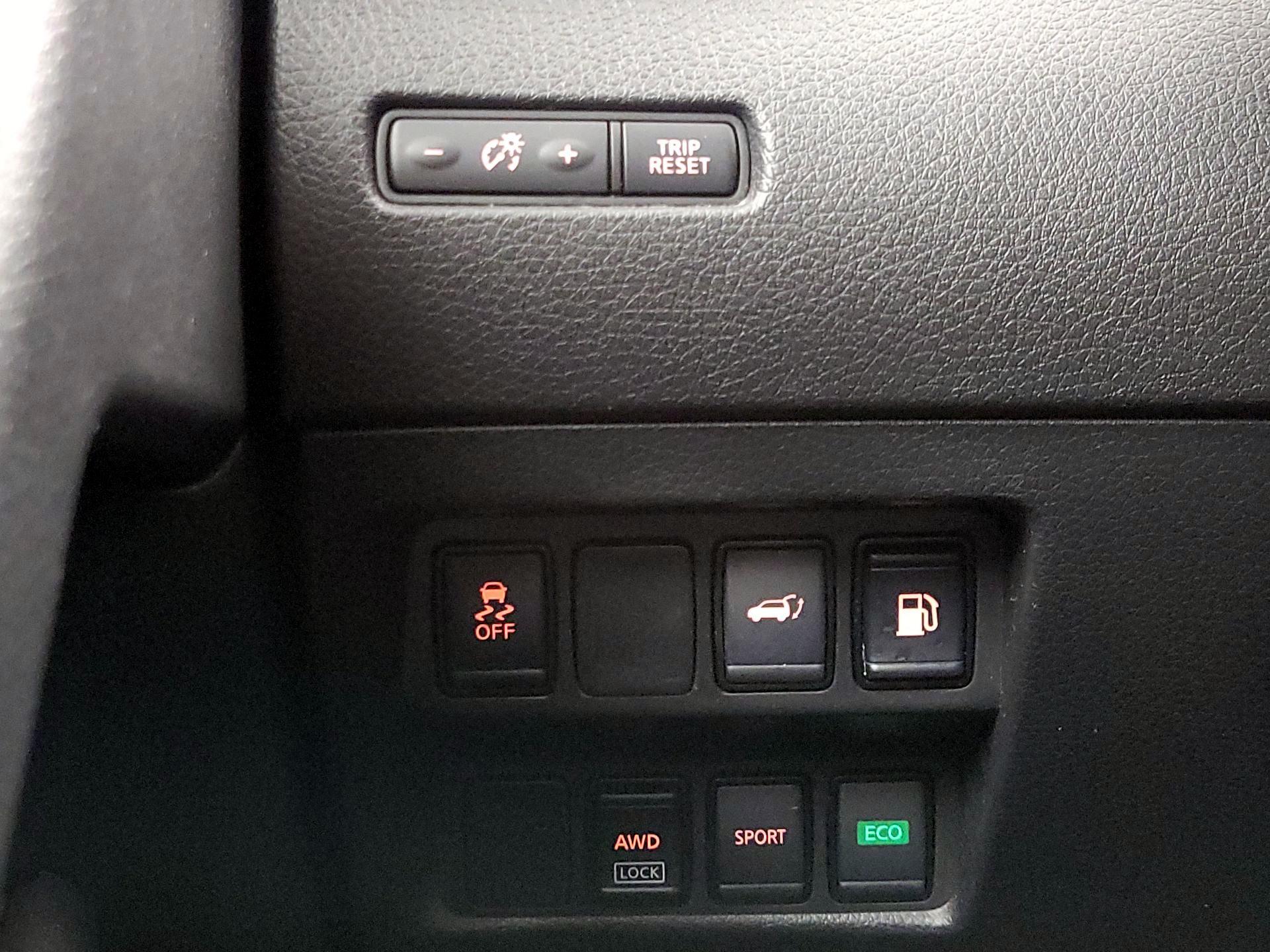 Thumbnail: 2018 Nissan Rogue - 13