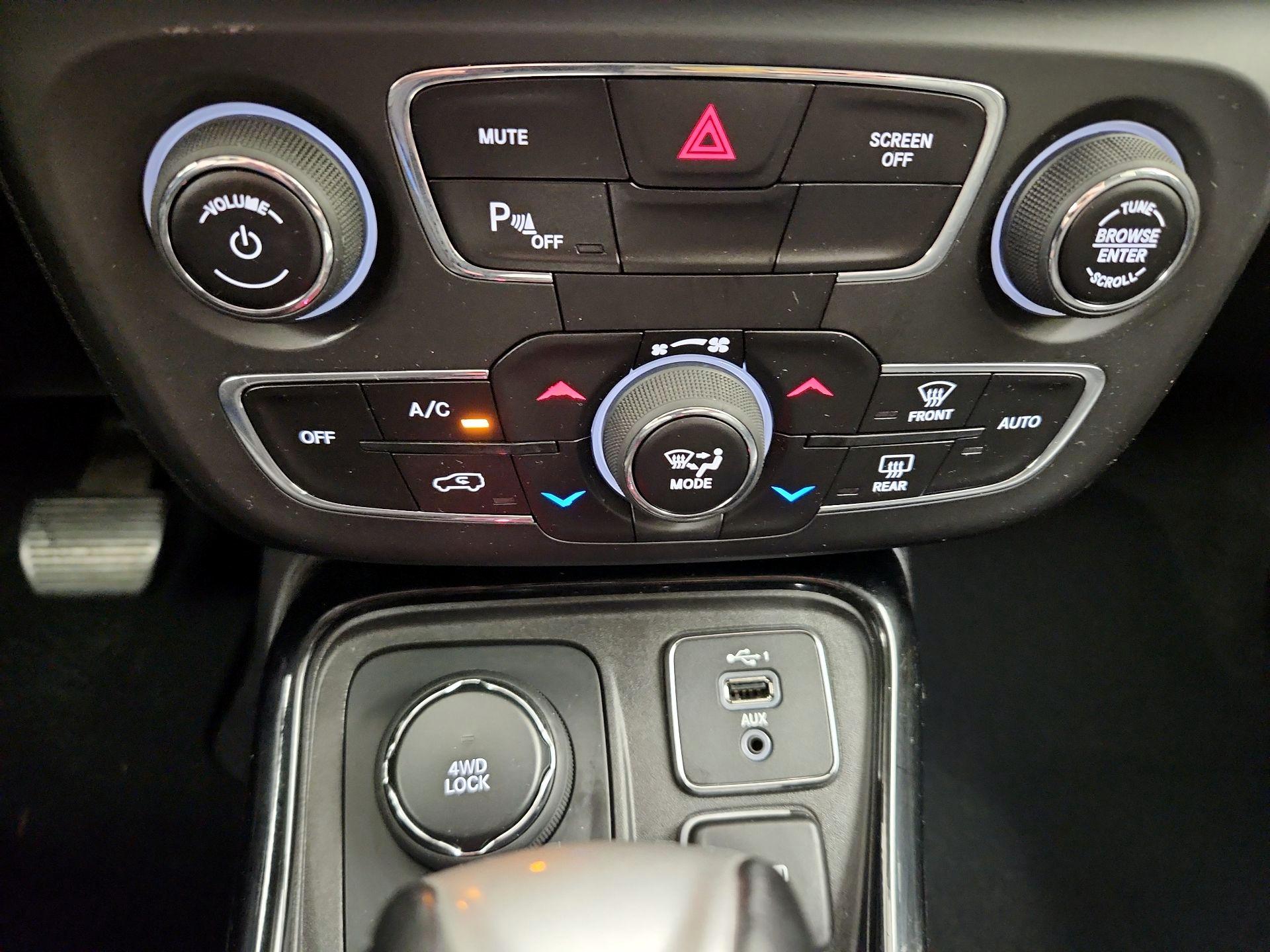 Thumbnail: 2019 Jeep Compass - 16