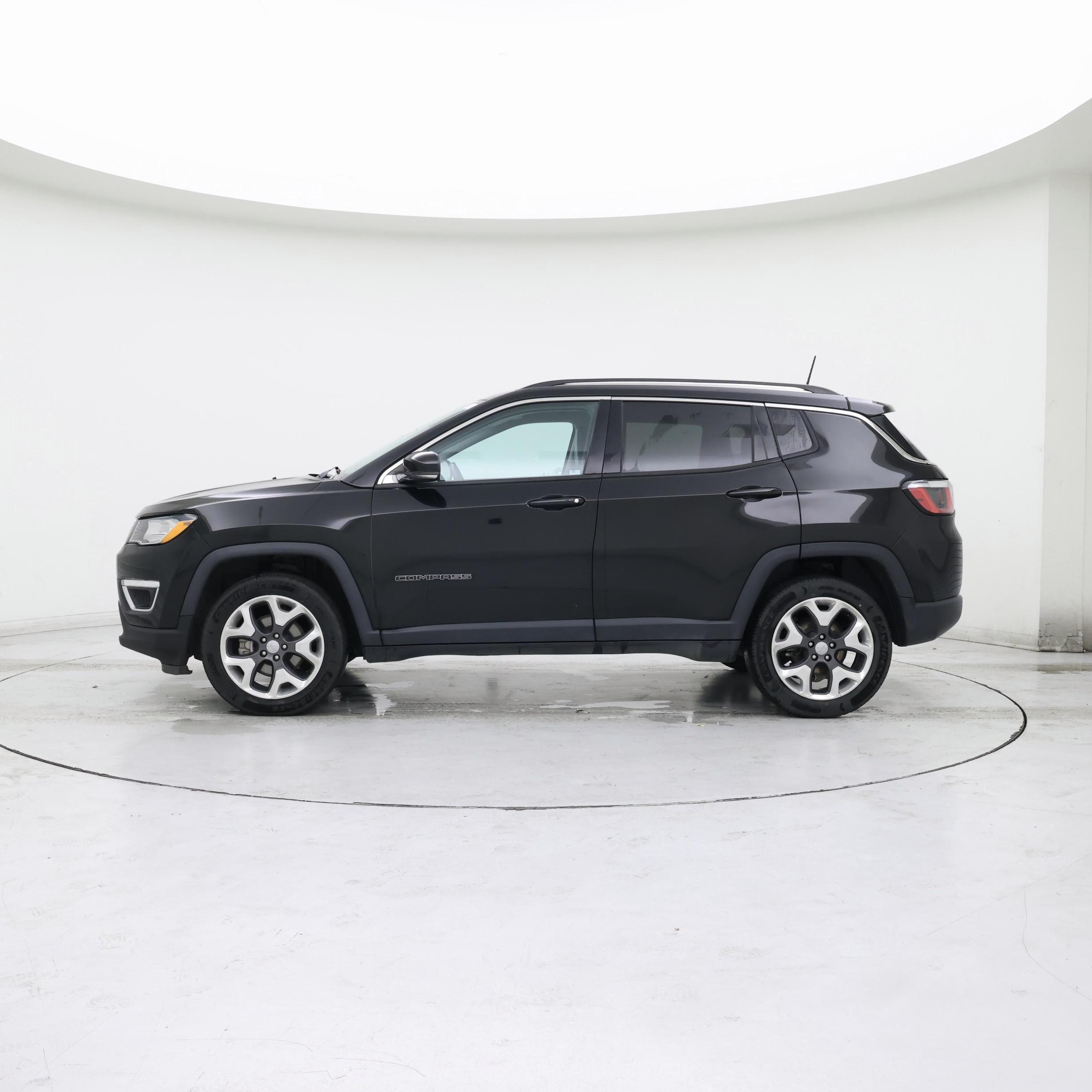 Thumbnail: 2019 Jeep Compass - 3