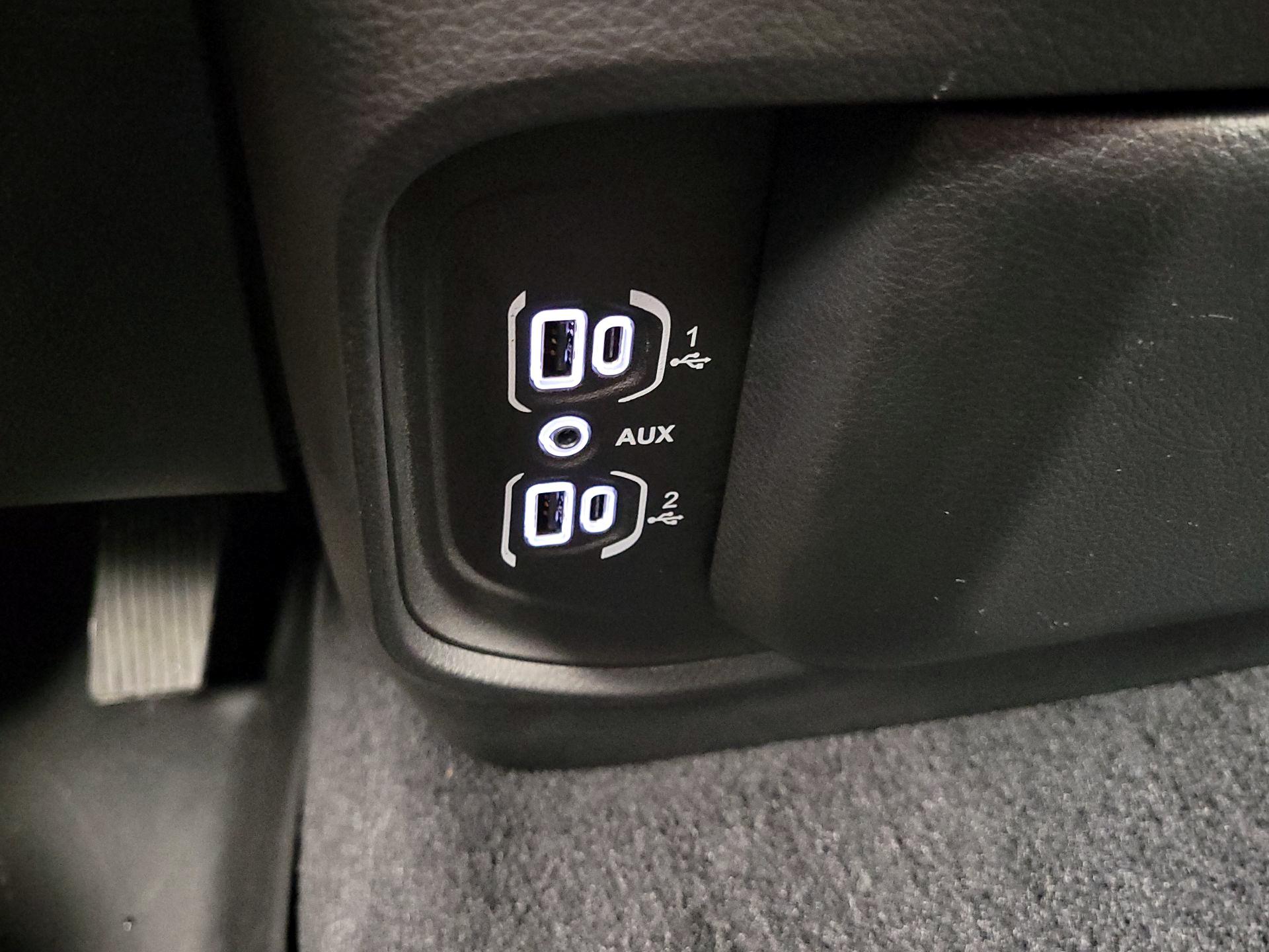 Thumbnail: 2025 RAM 1500 - 18