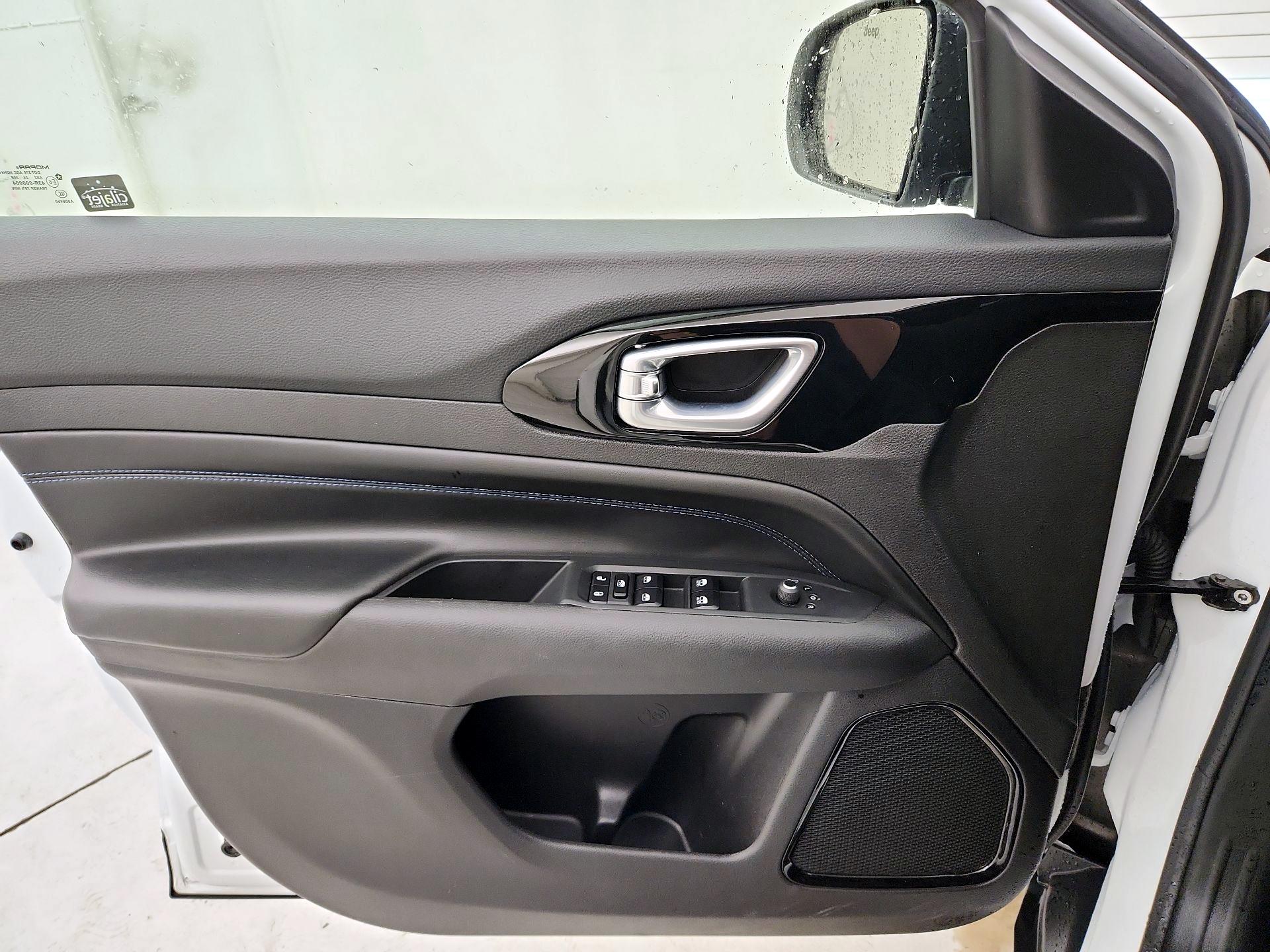 Thumbnail: 2025 Jeep Compass - 12