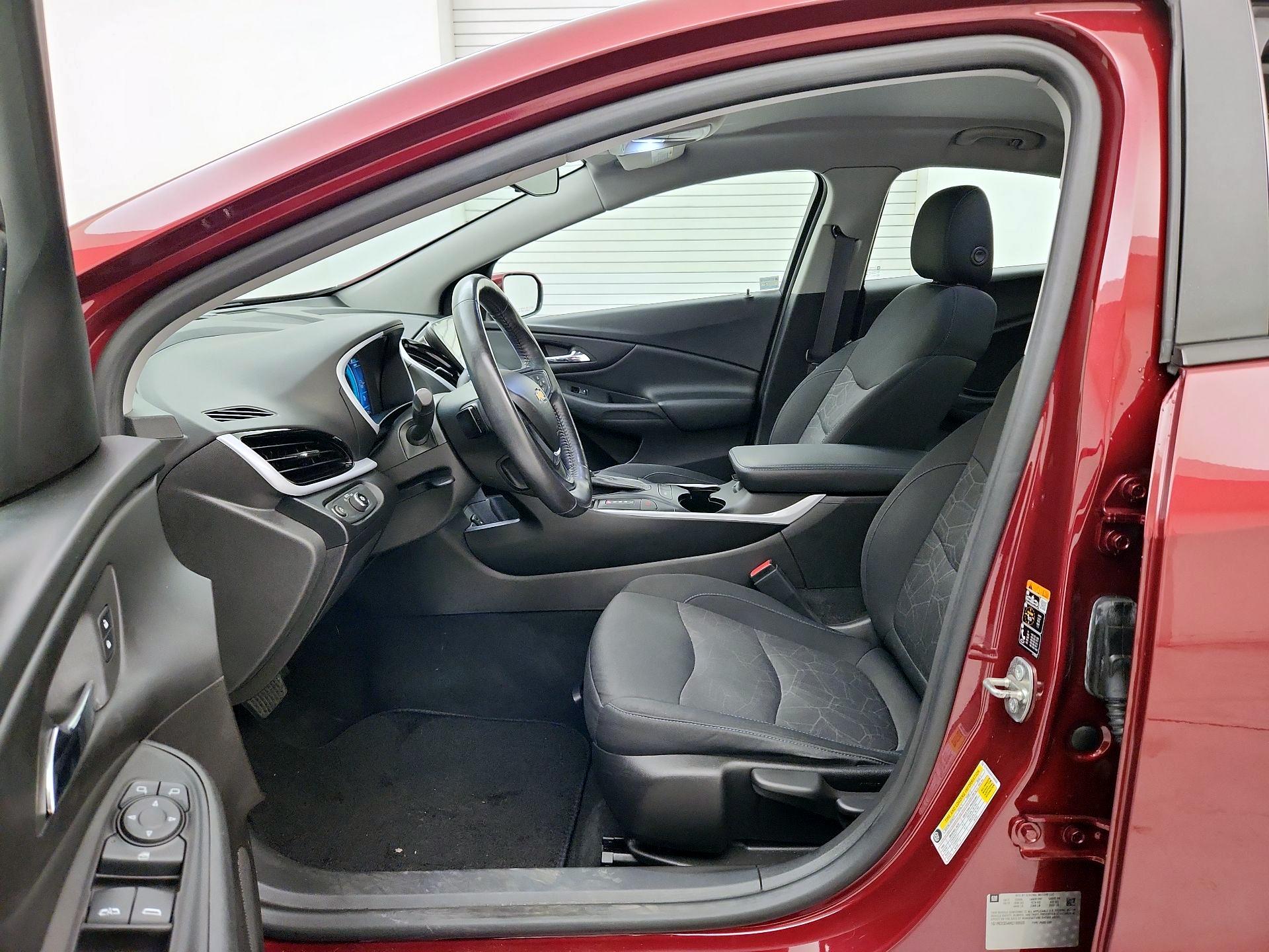 Thumbnail: 2017 Chevrolet Volt - 11