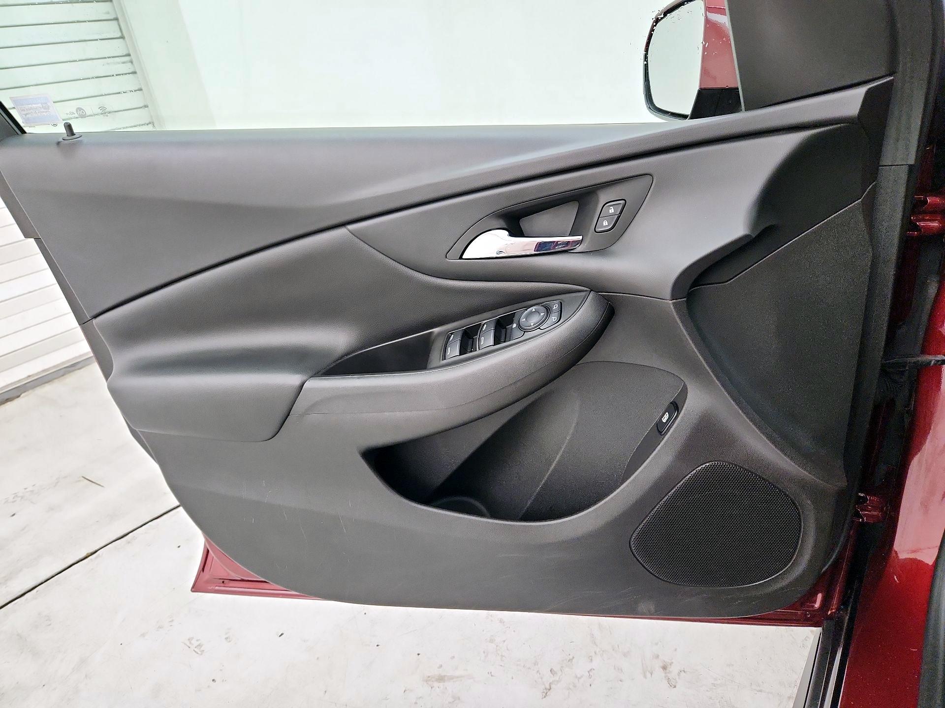 Thumbnail: 2017 Chevrolet Volt - 12