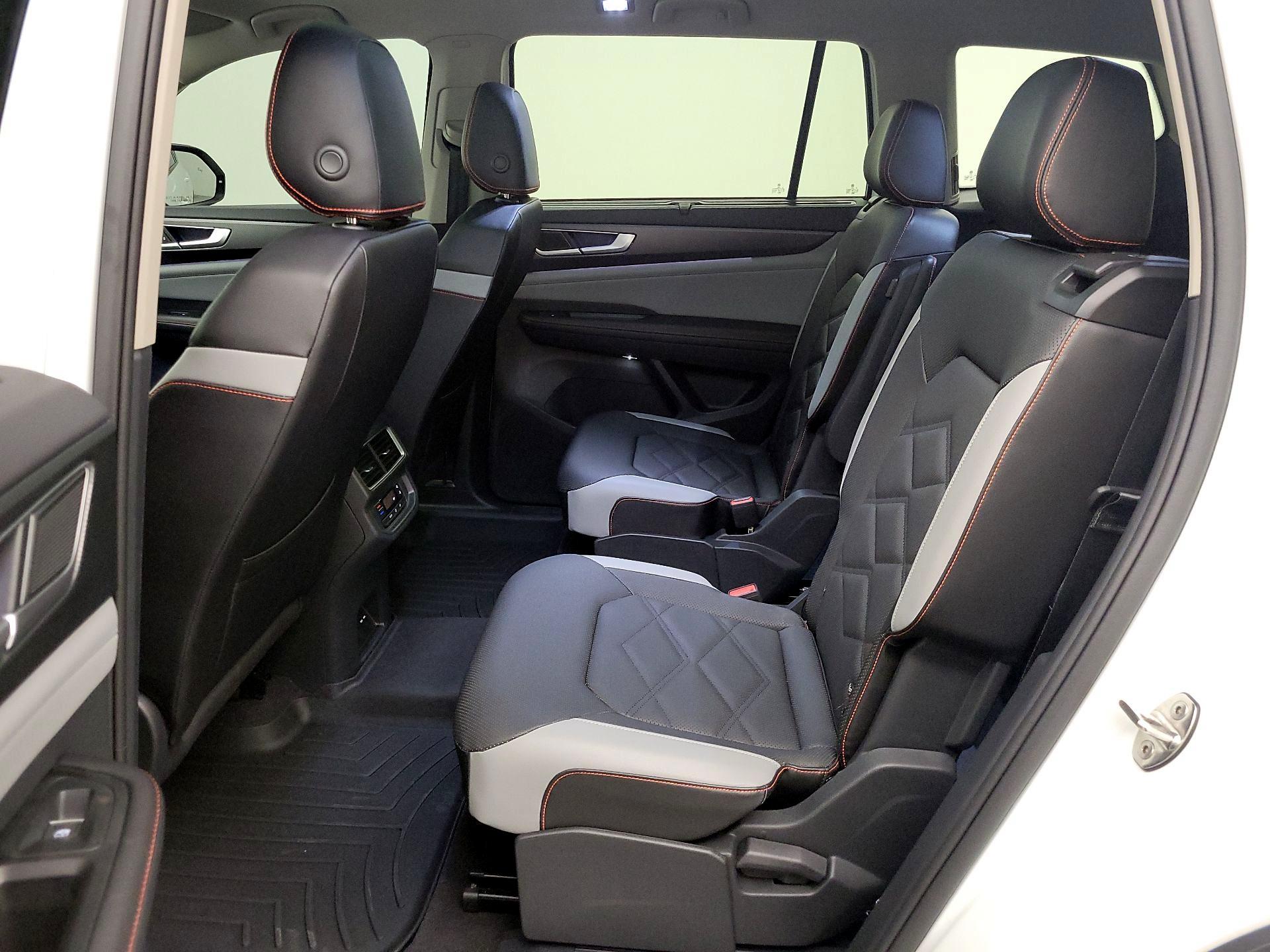 Thumbnail: 2024 Volkswagen Atlas - 20