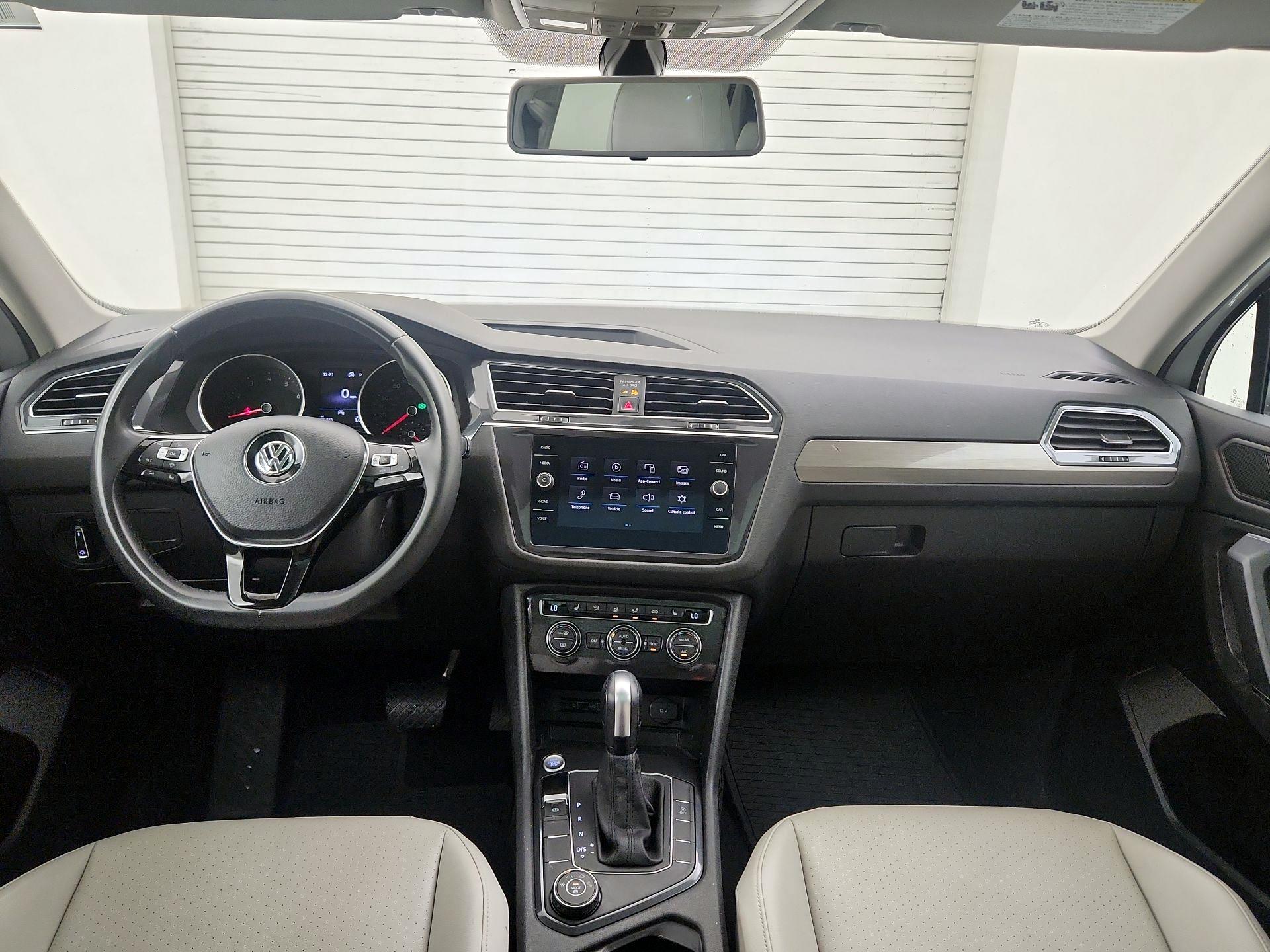 Thumbnail: 2020 Volkswagen Tiguan - 9