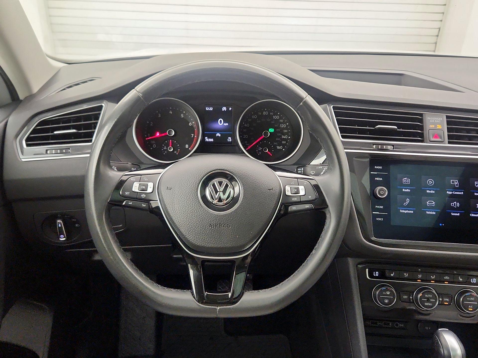 Thumbnail: 2020 Volkswagen Tiguan - 10