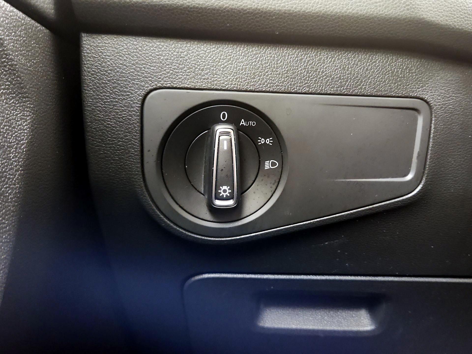 Thumbnail: 2020 Volkswagen Tiguan - 13