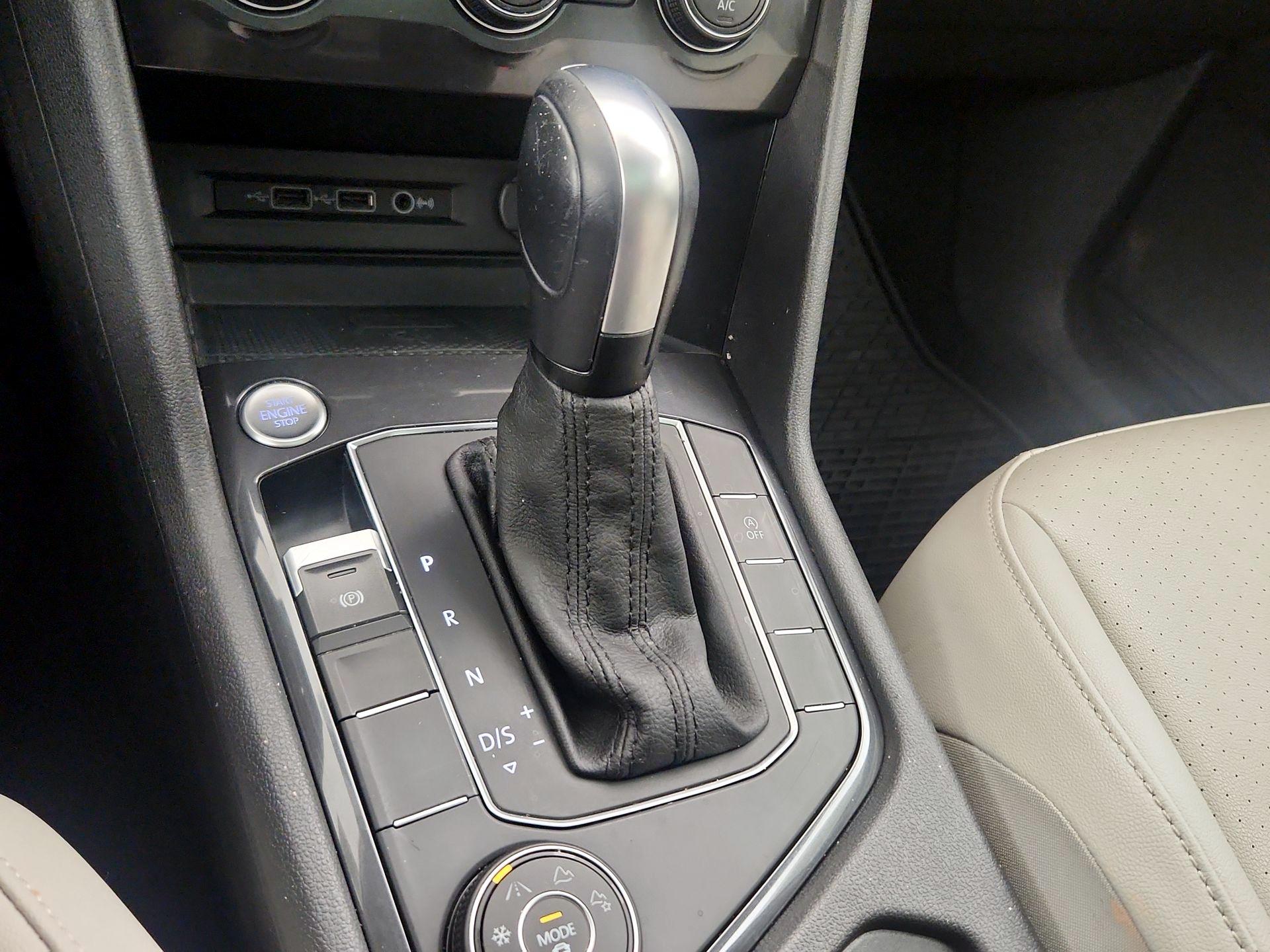 Thumbnail: 2020 Volkswagen Tiguan - 17