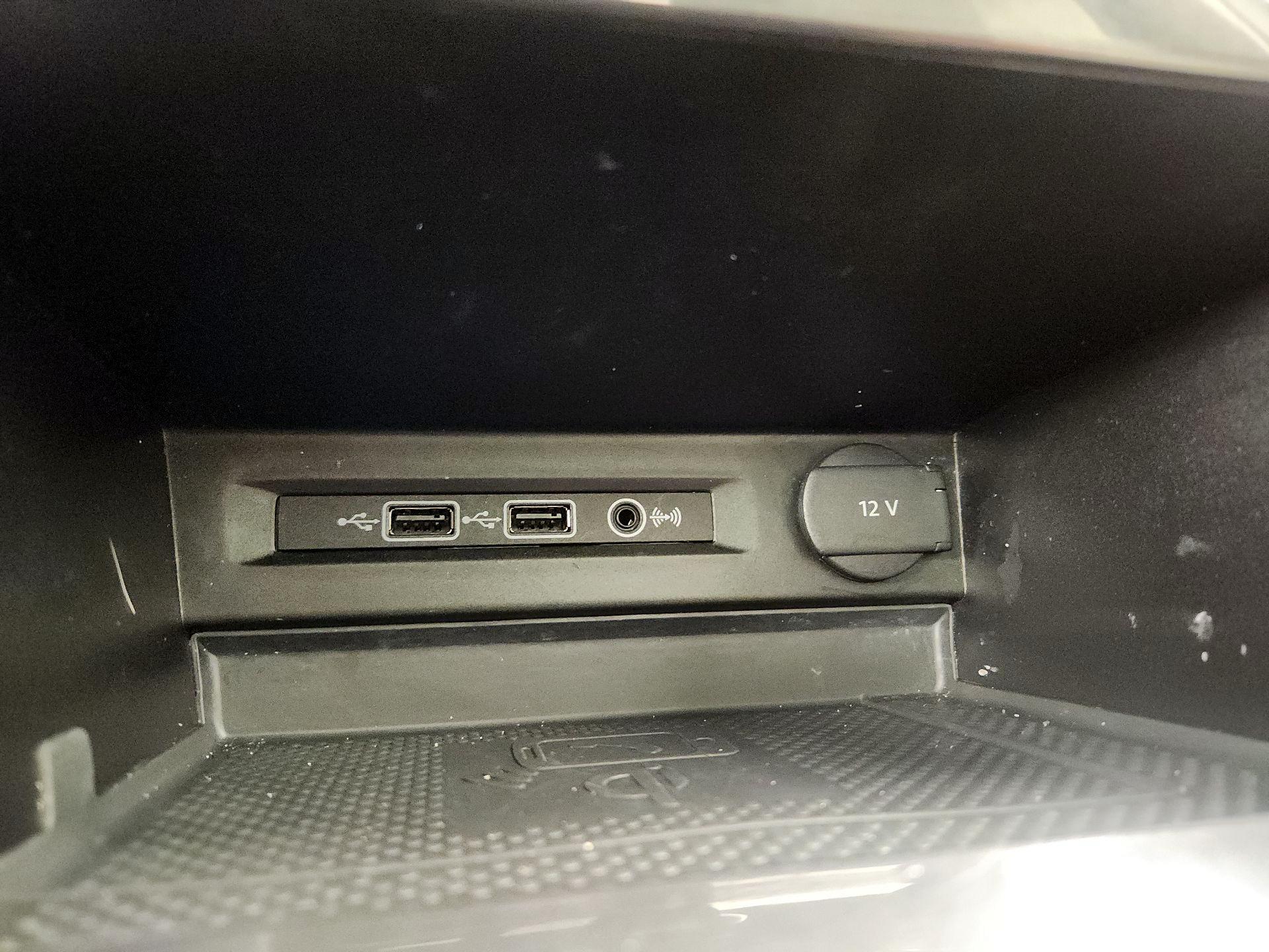 Thumbnail: 2020 Volkswagen Tiguan - 18