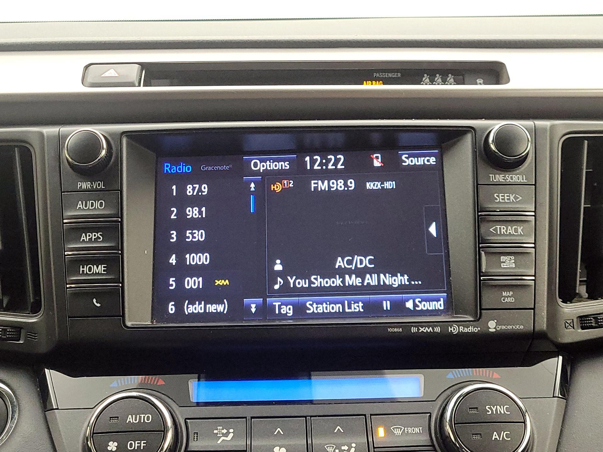 Thumbnail: 2018 Toyota RAV4 - 15