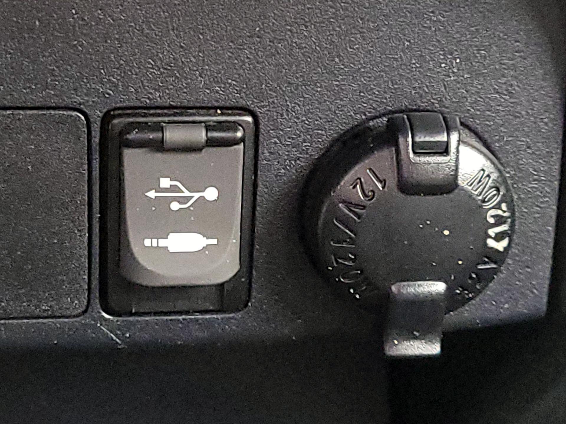 Thumbnail: 2018 Toyota RAV4 - 18