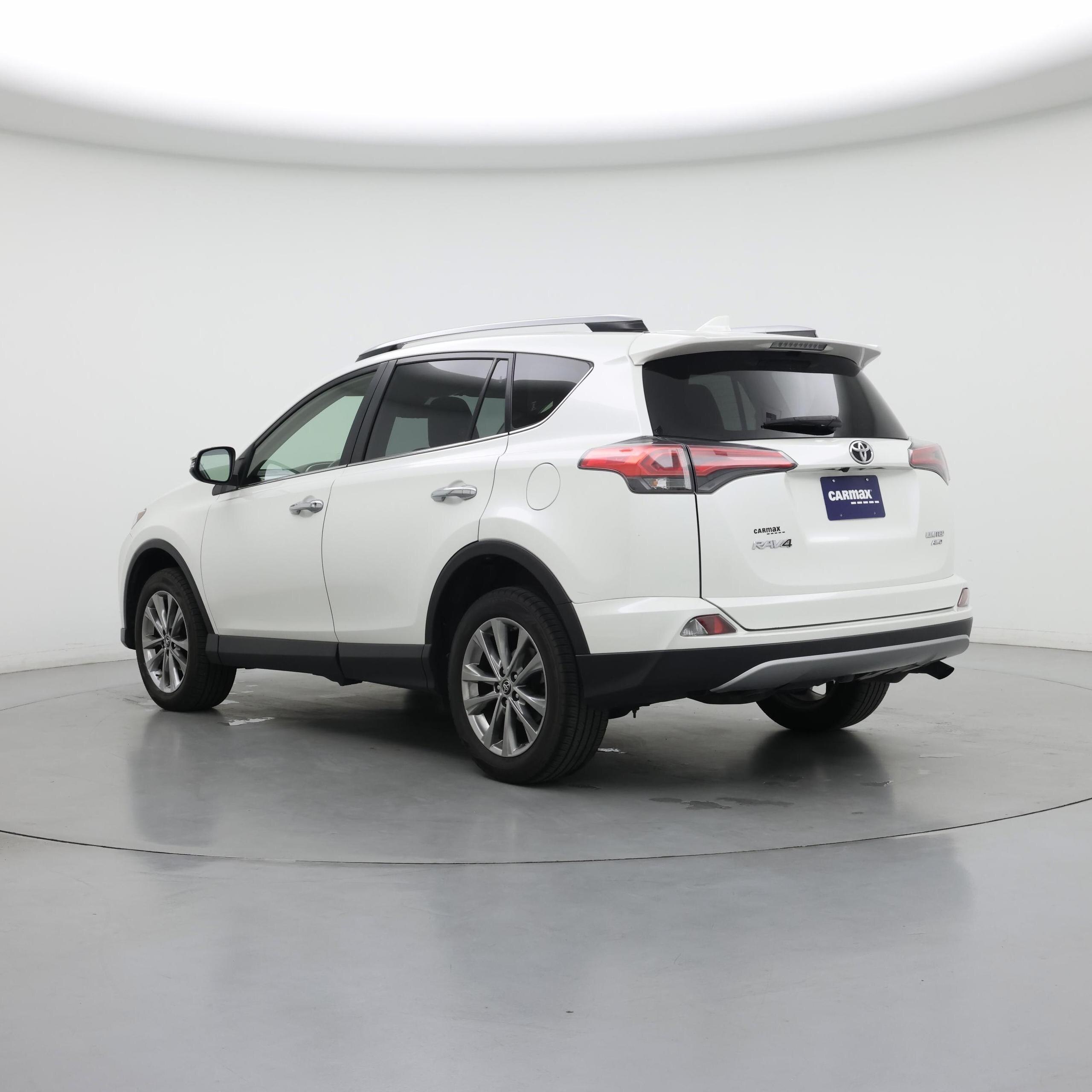 Thumbnail: 2018 Toyota RAV4 - 2