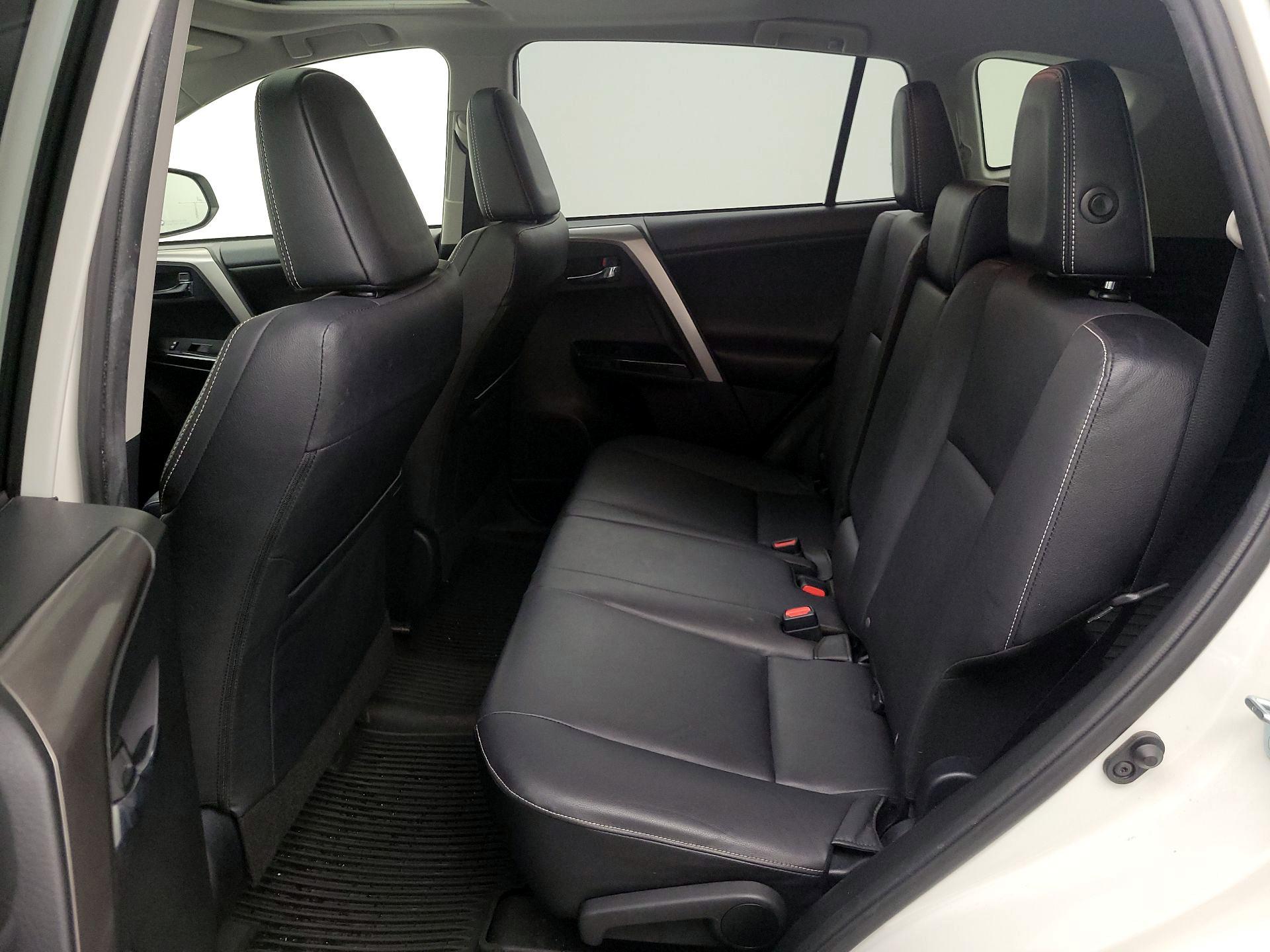 Thumbnail: 2018 Toyota RAV4 - 20