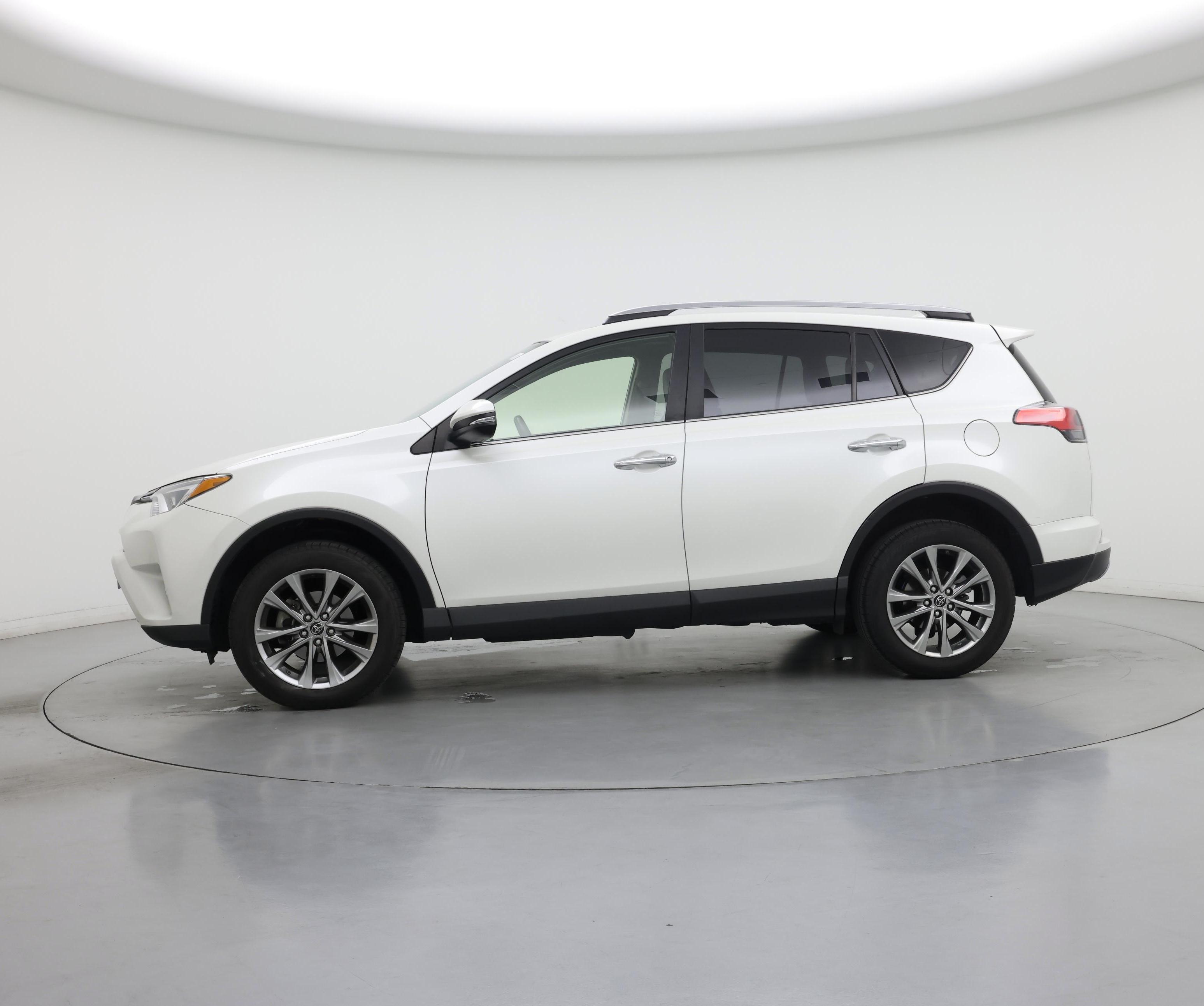 Thumbnail: 2018 Toyota RAV4 - 3