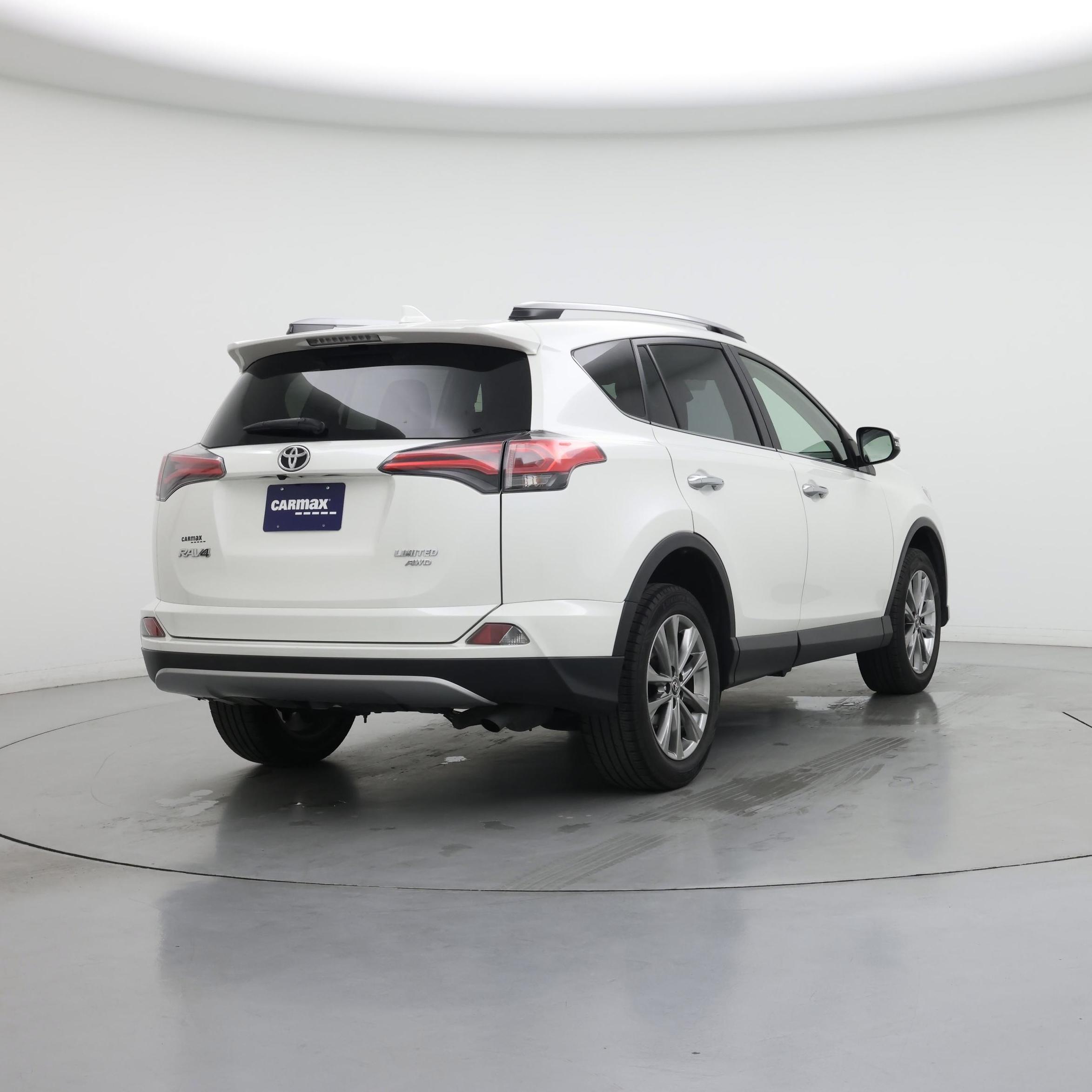 Thumbnail: 2018 Toyota RAV4 - 8
