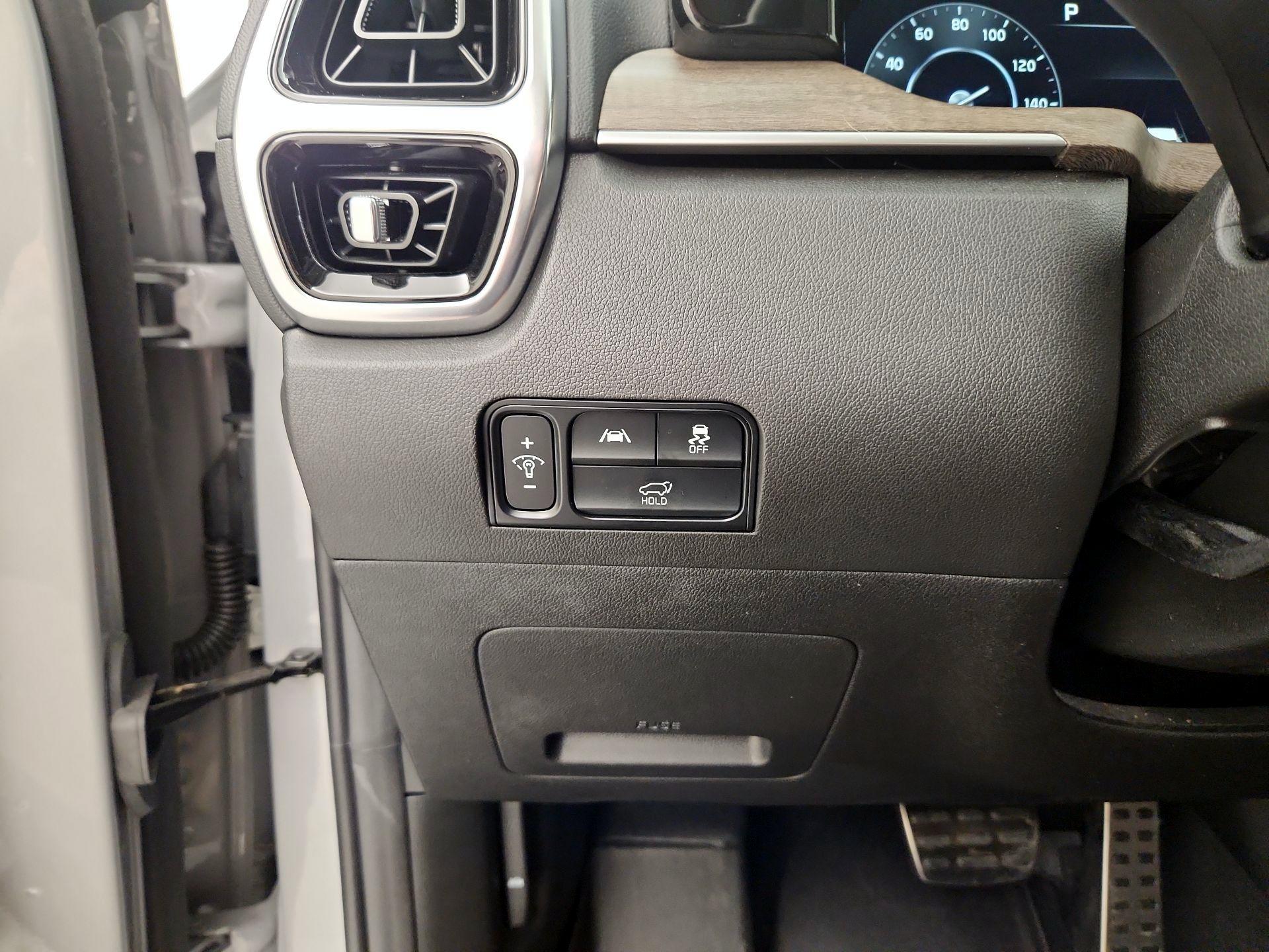 Thumbnail: 2023 Kia Sorento - 13