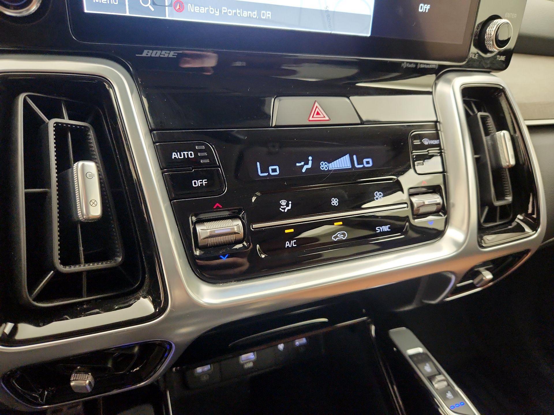 Thumbnail: 2023 Kia Sorento - 17