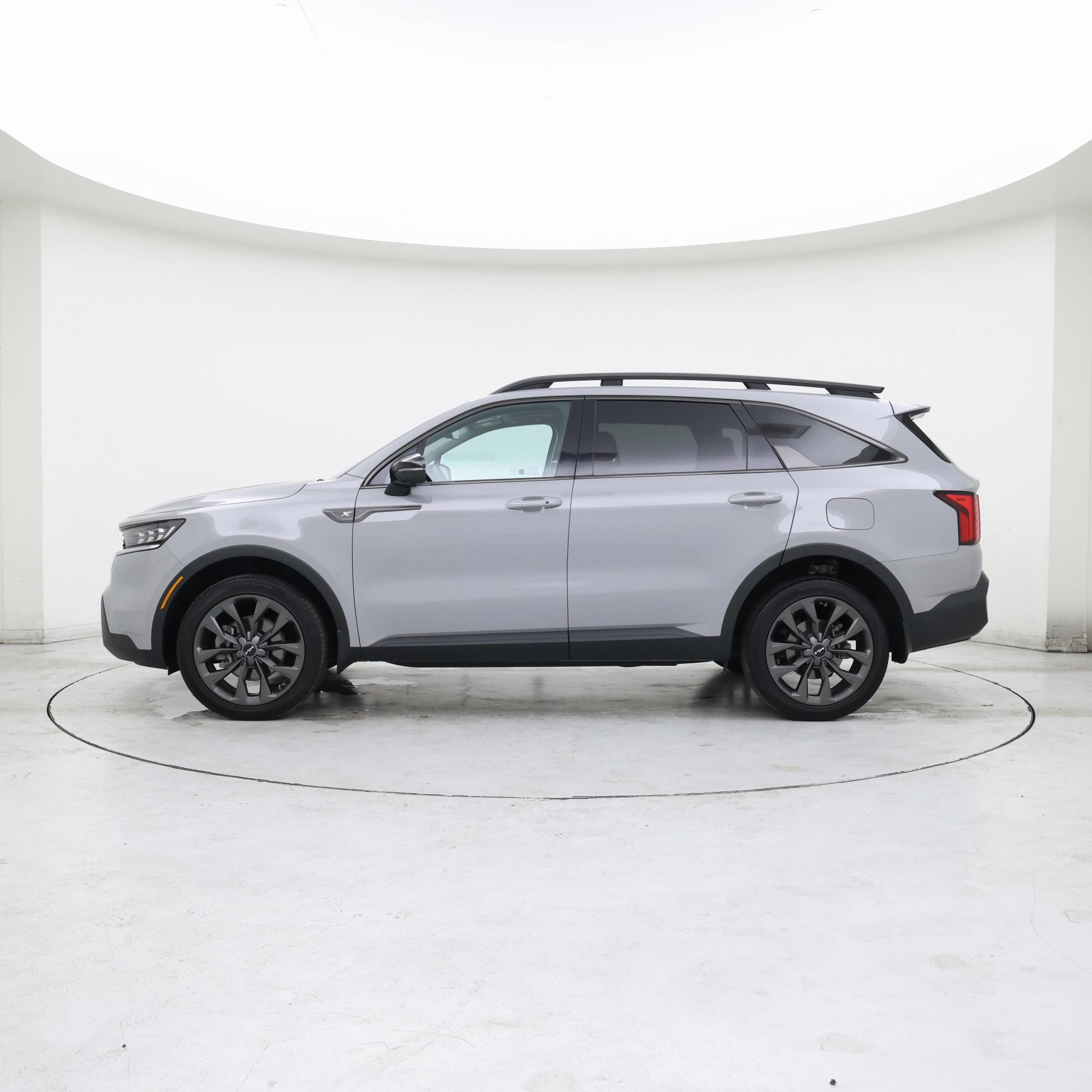 Thumbnail: 2023 Kia Sorento - 3