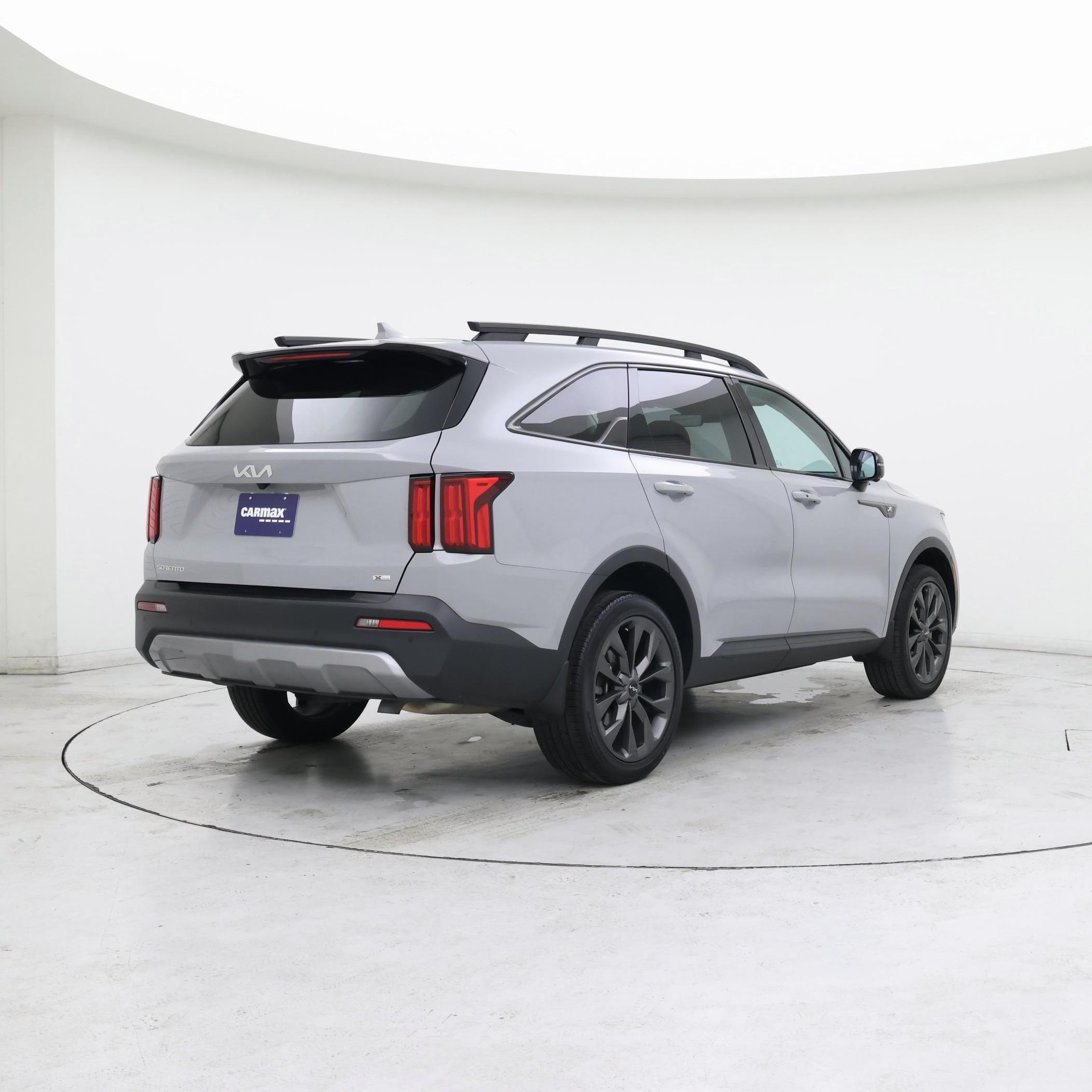 Thumbnail: 2023 Kia Sorento - 8