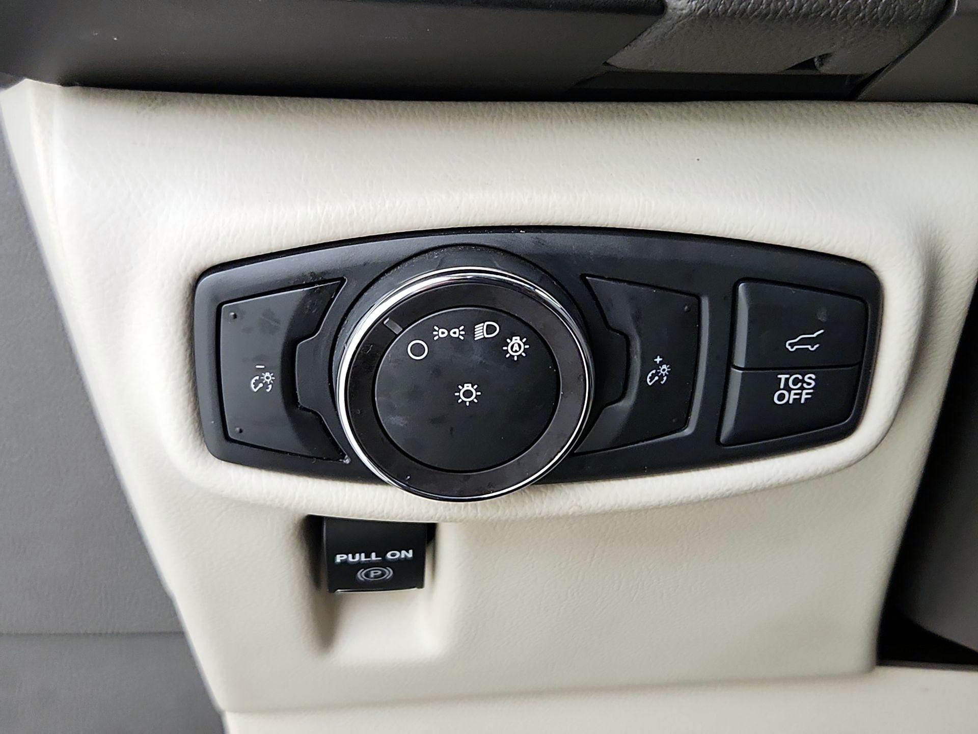 Thumbnail: 2019 Lincoln Nautilus - 13
